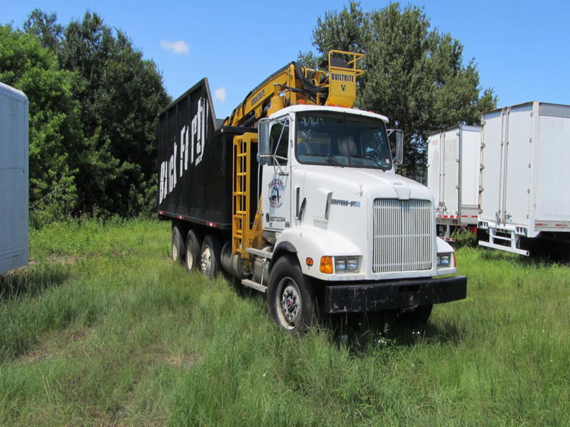 2001 Western Star 5800 Tri-Axle Grapple Truck - Image 3 of 14