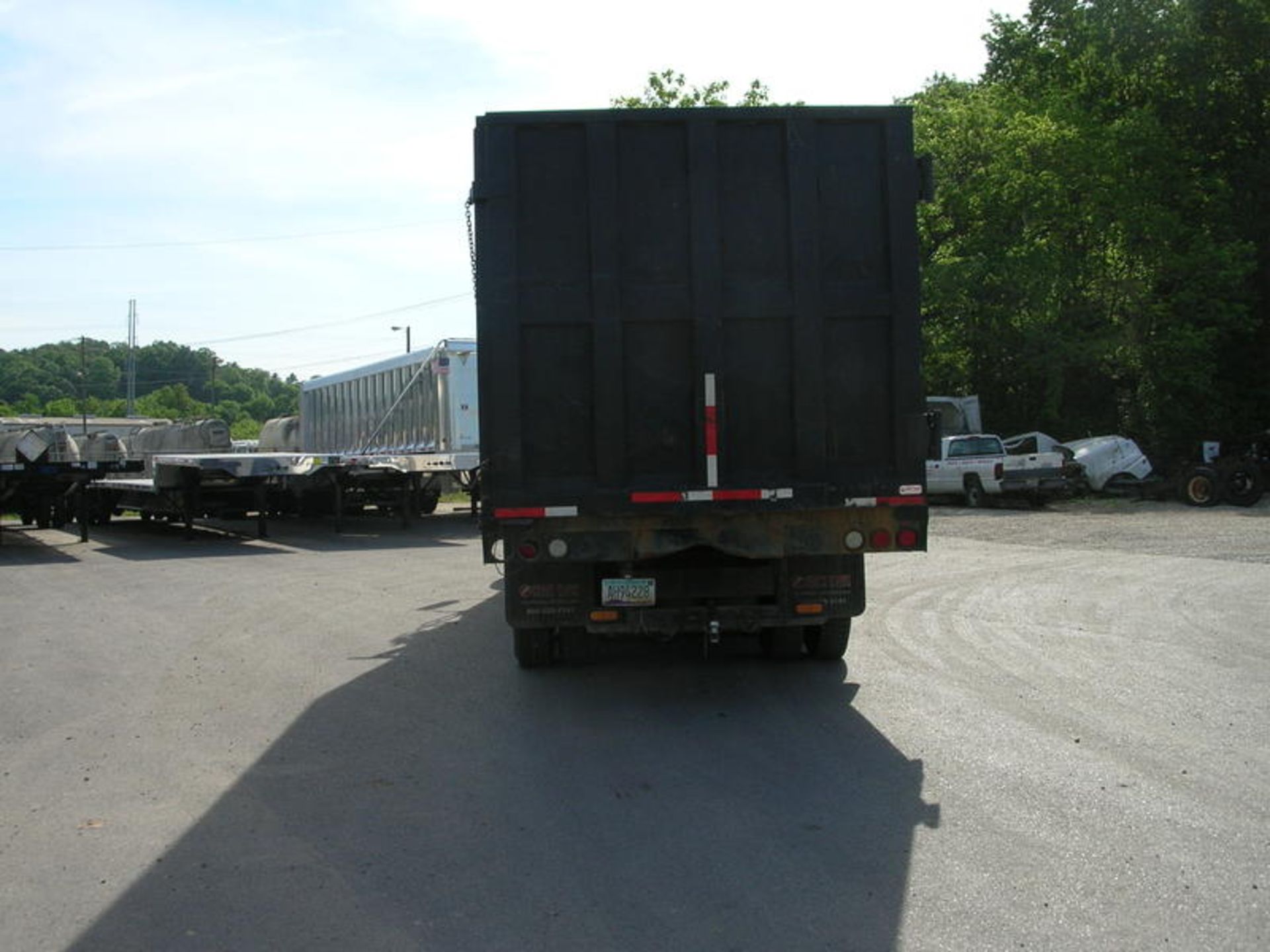 2011 International 7600 Grapple Truck - Image 10 of 42
