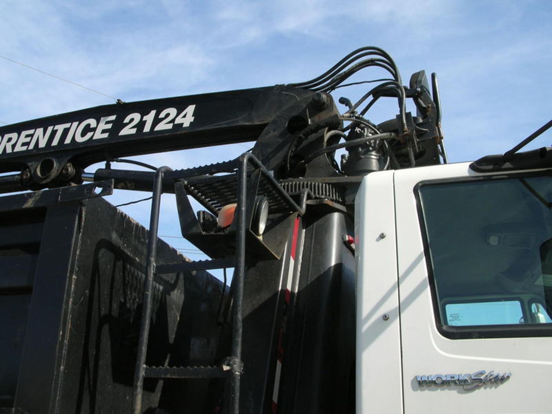 2011 International 7600 Grapple Truck - Image 8 of 42