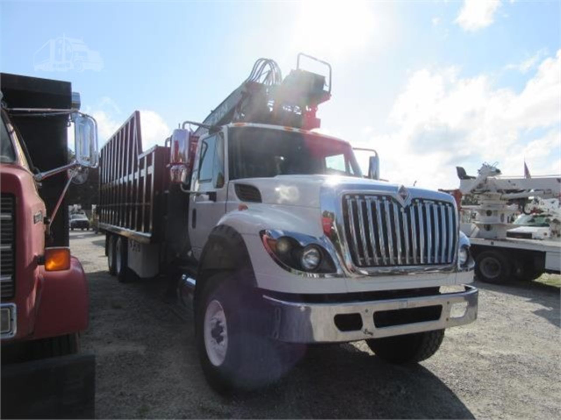 2011 International 7600 Grapple Truck - Image 4 of 42