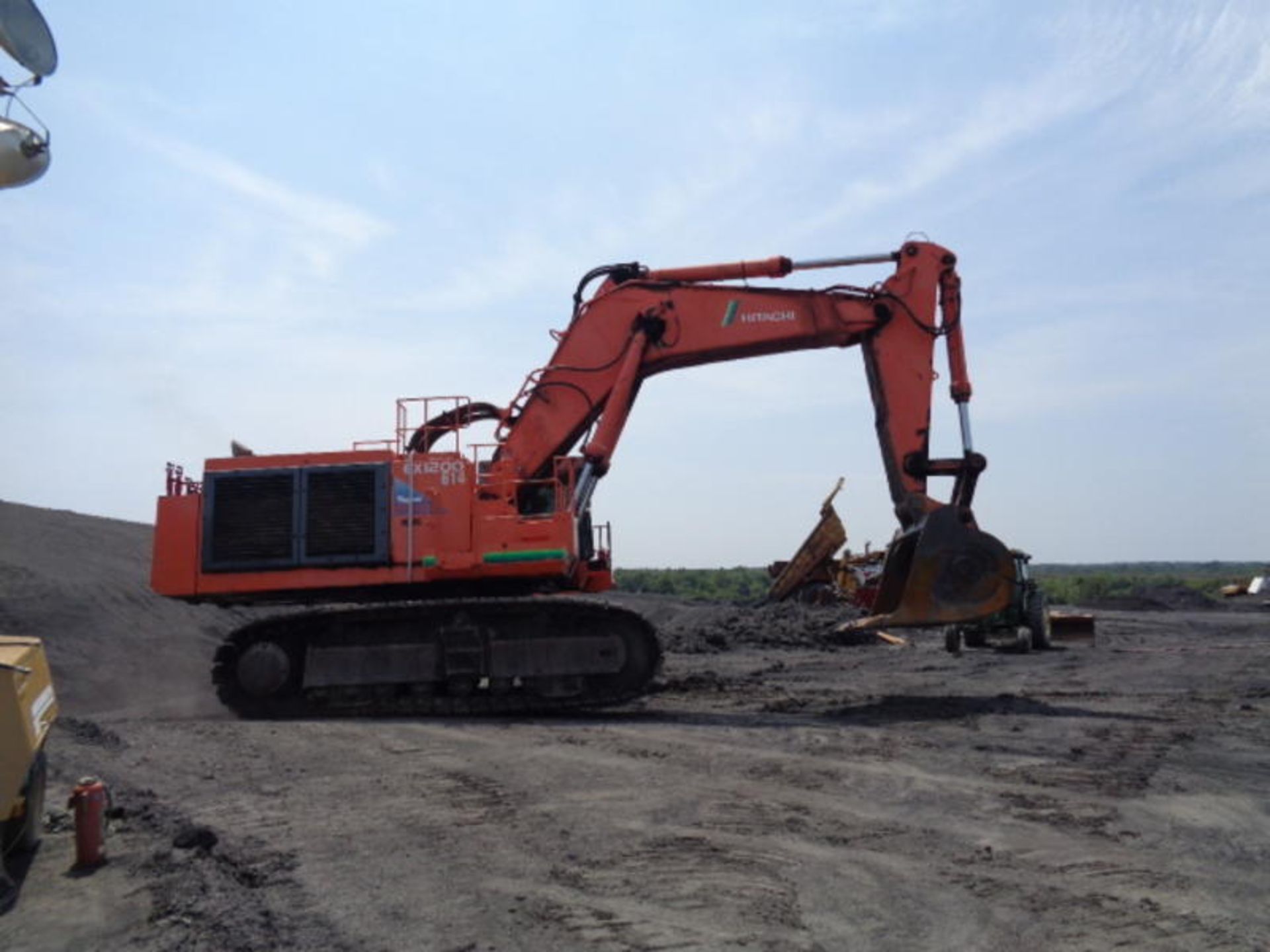 2001 Hitachi EX-1200 BE-5 Hydraulic Excavator - Image 2 of 16