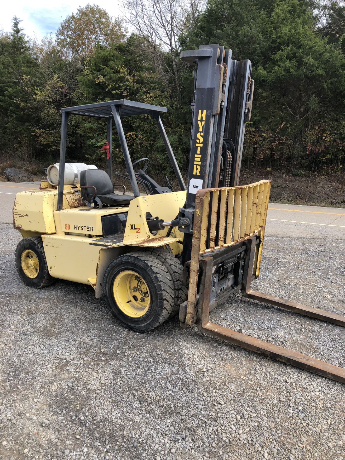 Hyster 8000 lb Forklift, Dual Wheel,3 Stage Mast Side Shift, 3,000 Hrs, LP Gas