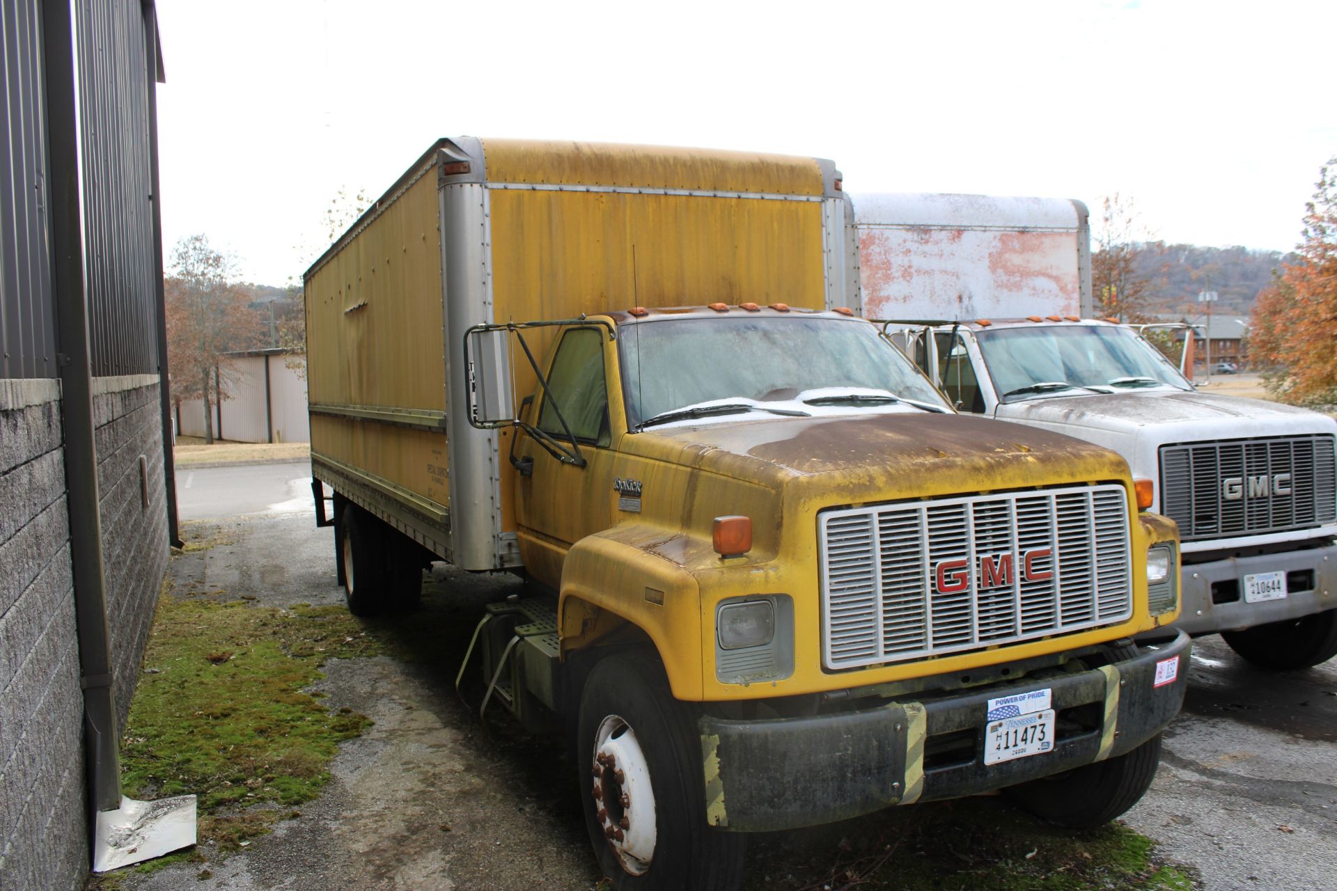 PARTS ONLY!!!! 1990 GMC Topkick 24ft Box Truck, V8, Automatic, 176,428 Miles, VIN 1GDJ7HIP81J6044