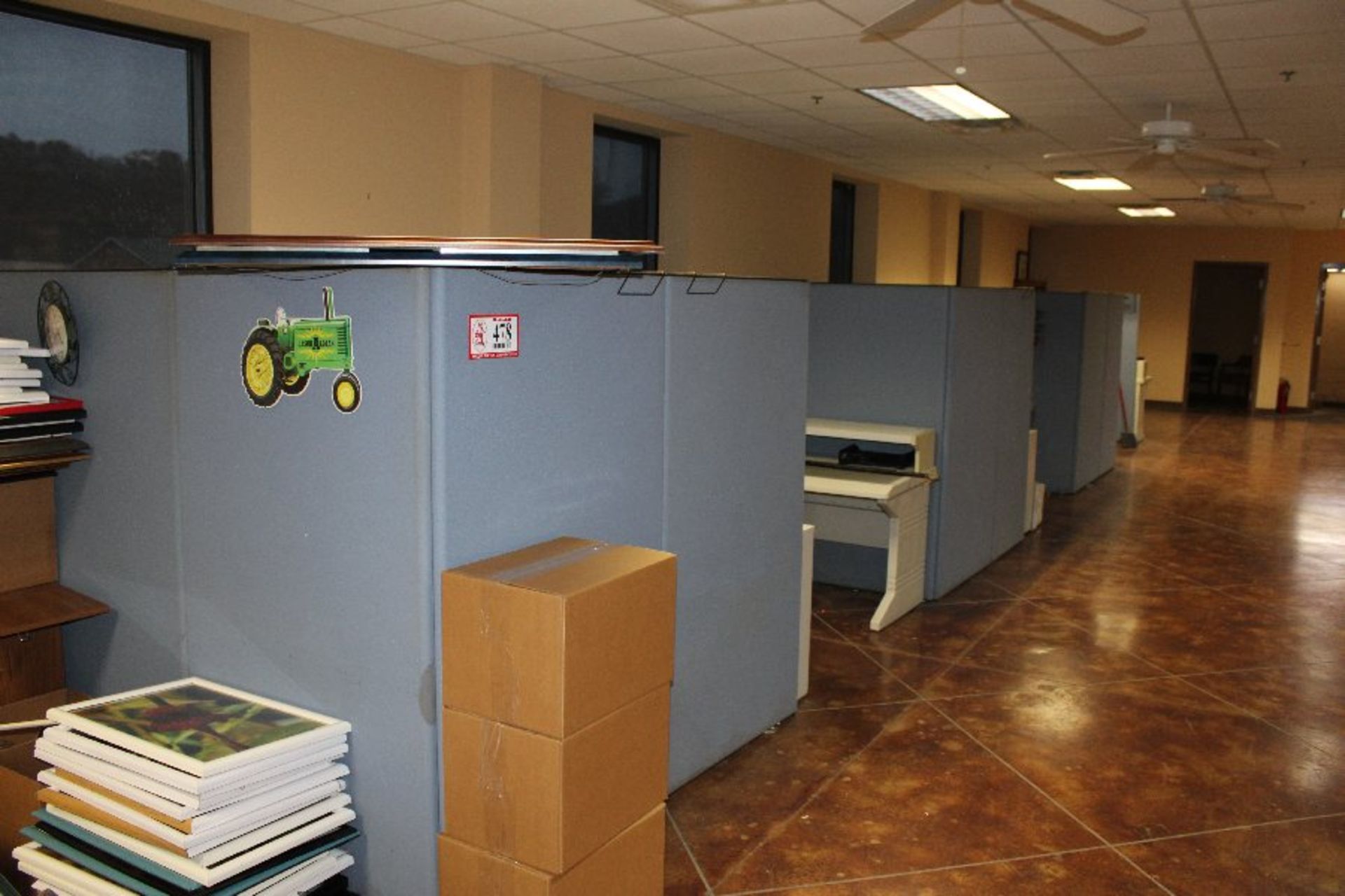 (4) Sections Office Cubicle Divider w/ Reception Area Cubicle w/ Rubbermaid Desk w/ Hutches, Pressed
