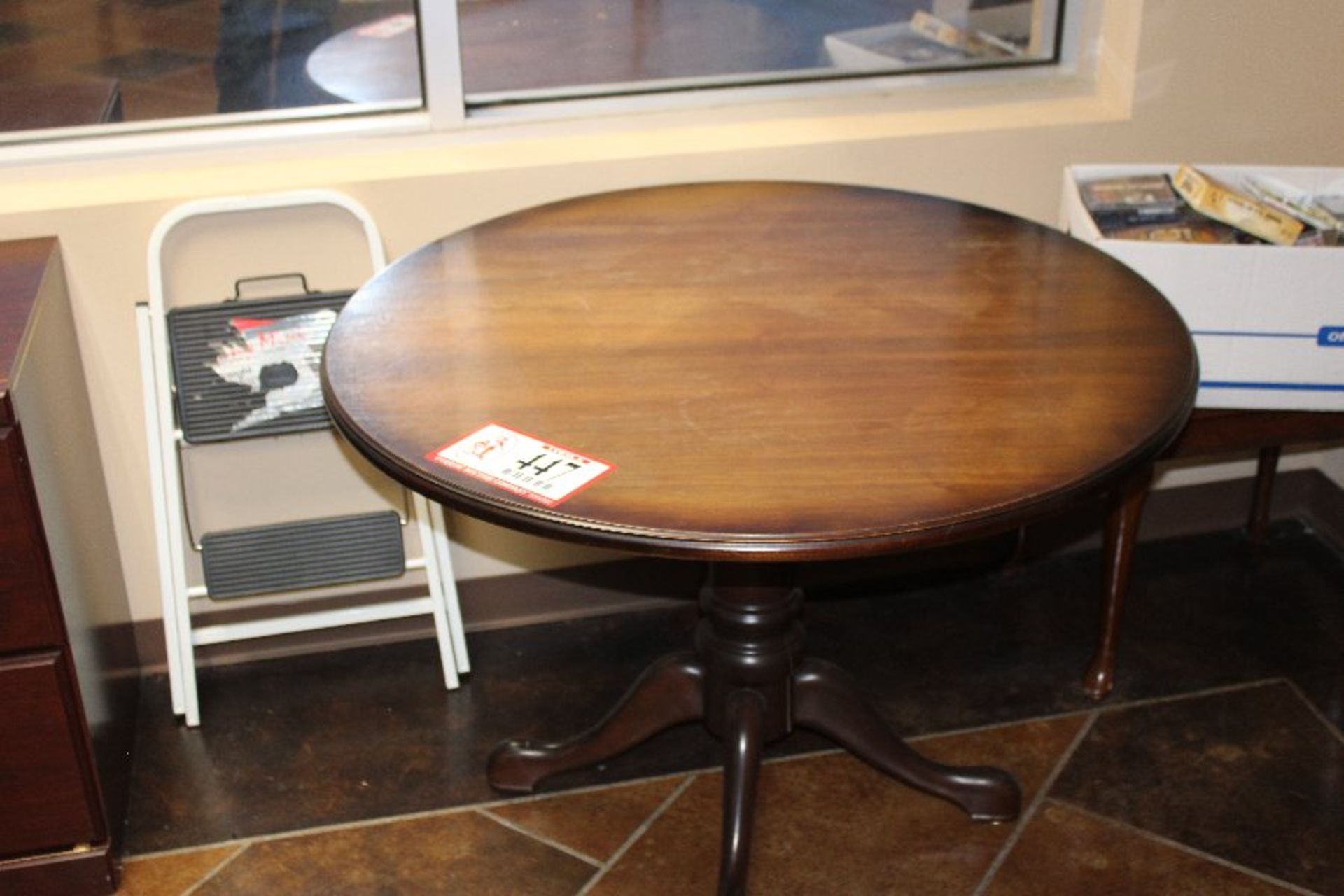 Single Pedestal Round Wooden Table 40"