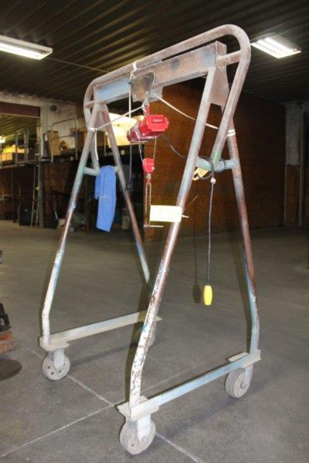 Portable A-Frame w/ Dayton 1/4 Ton Electric Cable Hoist