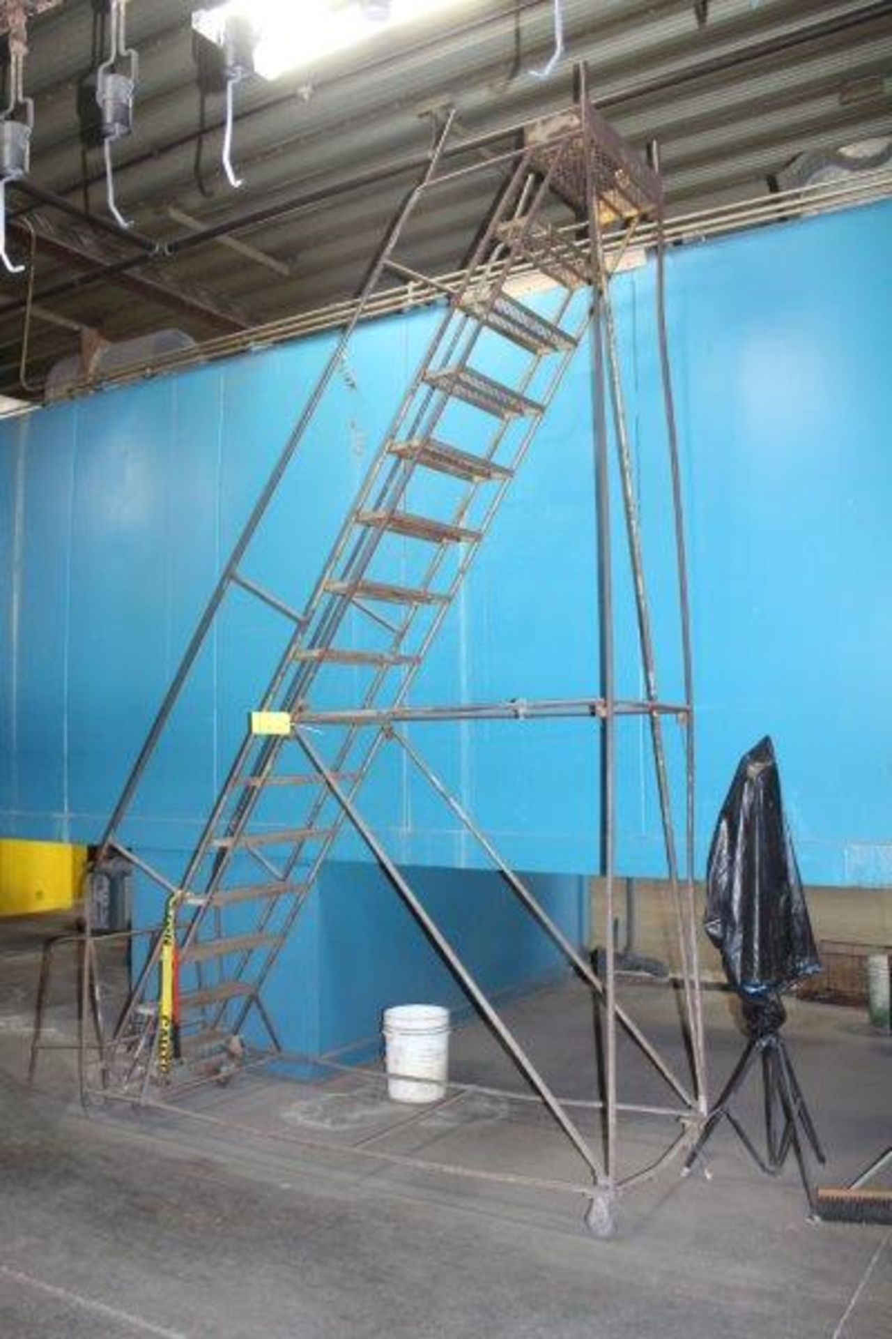 15' Rolling Step Ladder