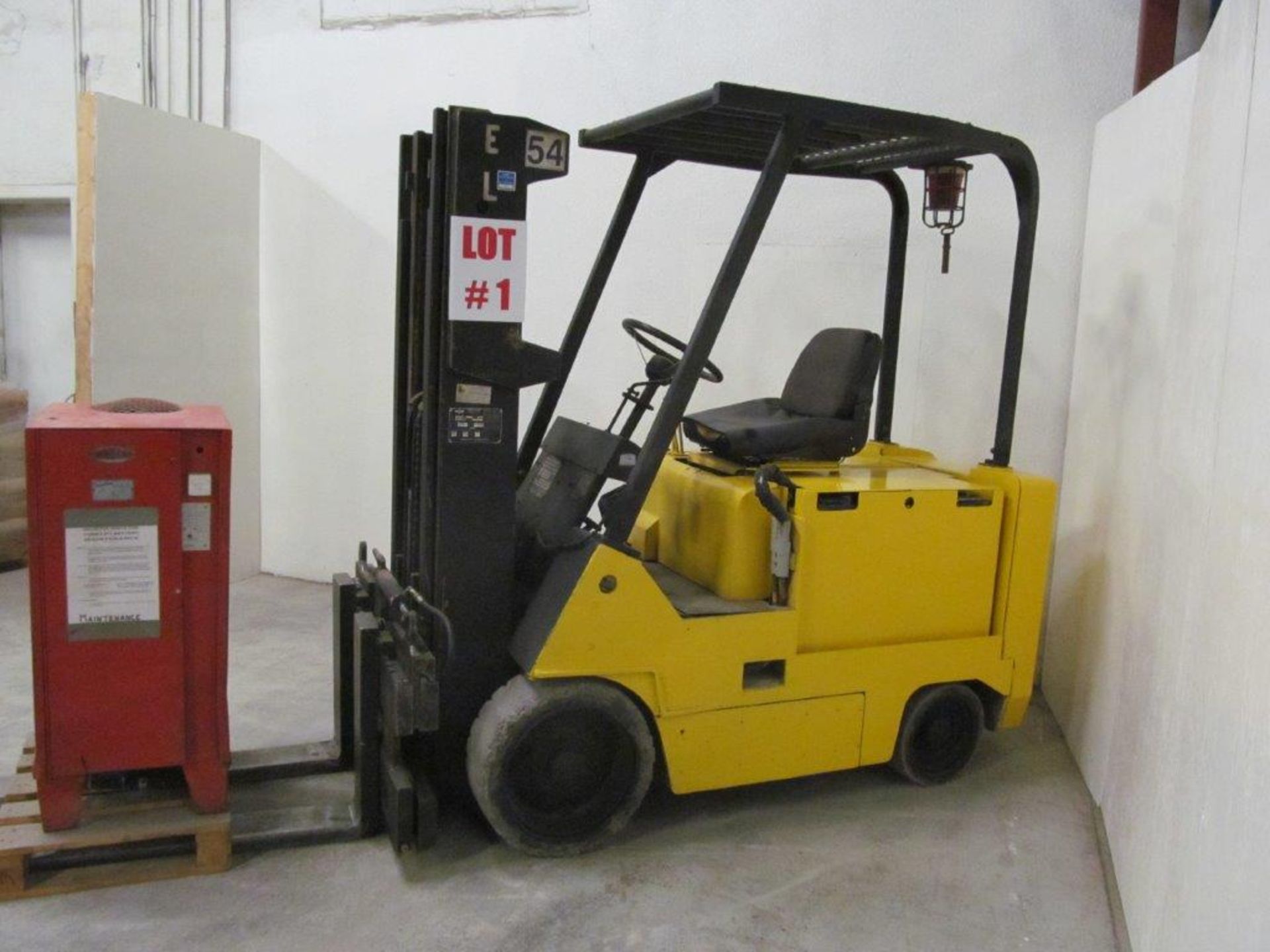 ALLIS CHALMERS ELECTRIC FORKFLIFT, MDL. ACE70BA, 36 VOLT, TILT & SIDE SHIFT, APRX. CAPACITY 8,000 LB - Image 2 of 11