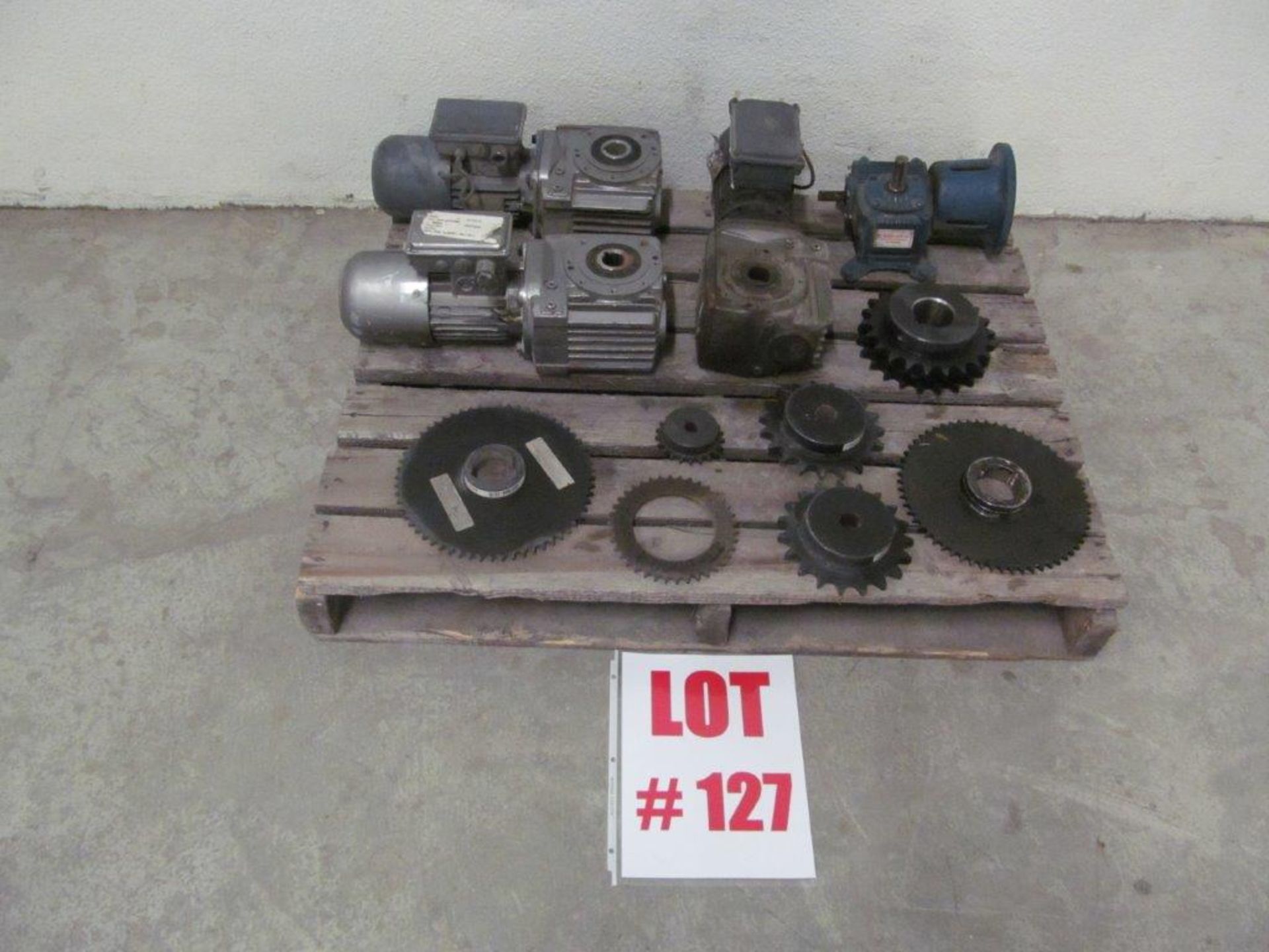 (1) LOT ASSORTED SPROCKETS & GEAR REDUCERS