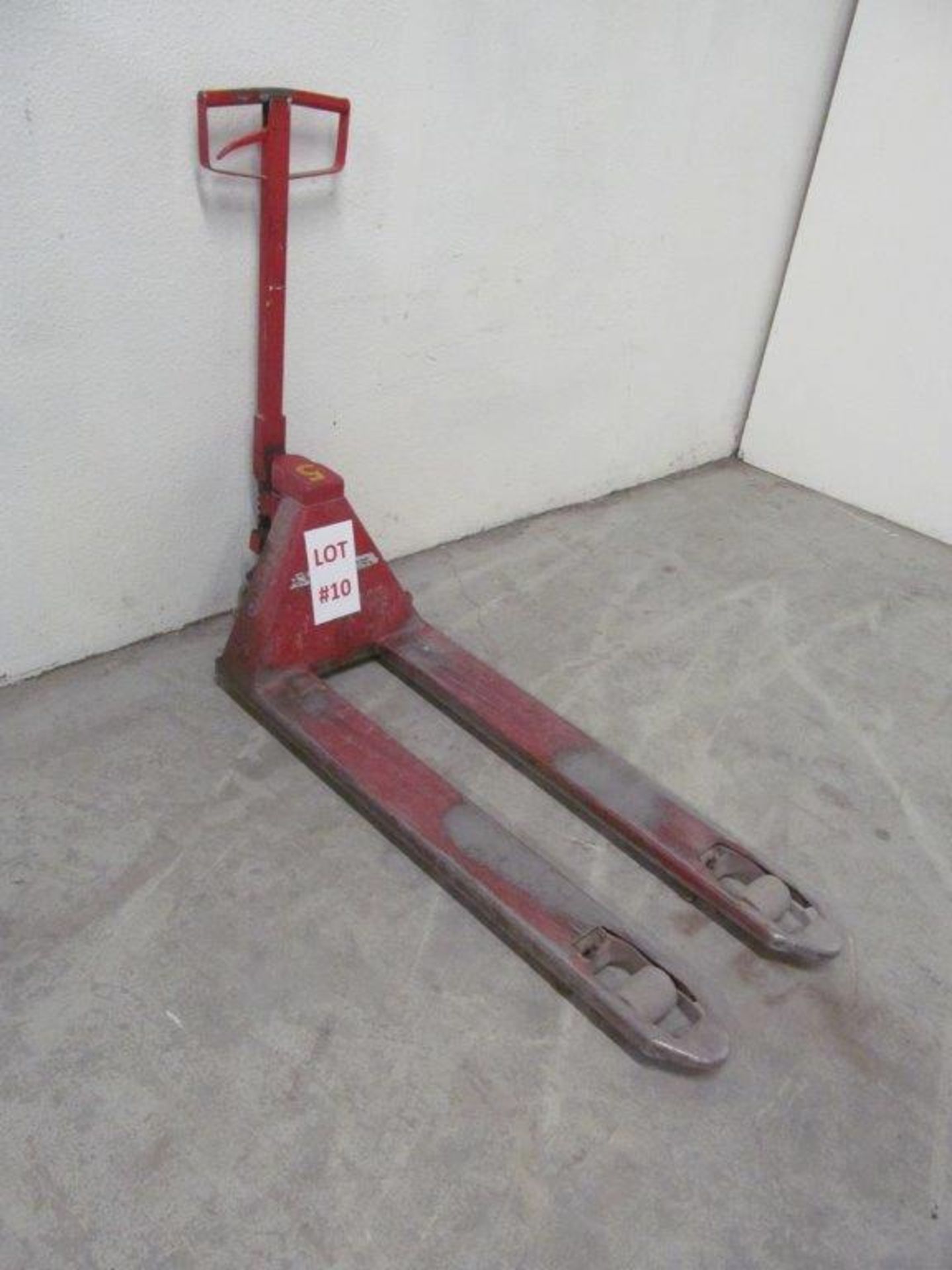 BT LIFTER PALLET TRUCK, 4 FT LEGS, NARROW REACH