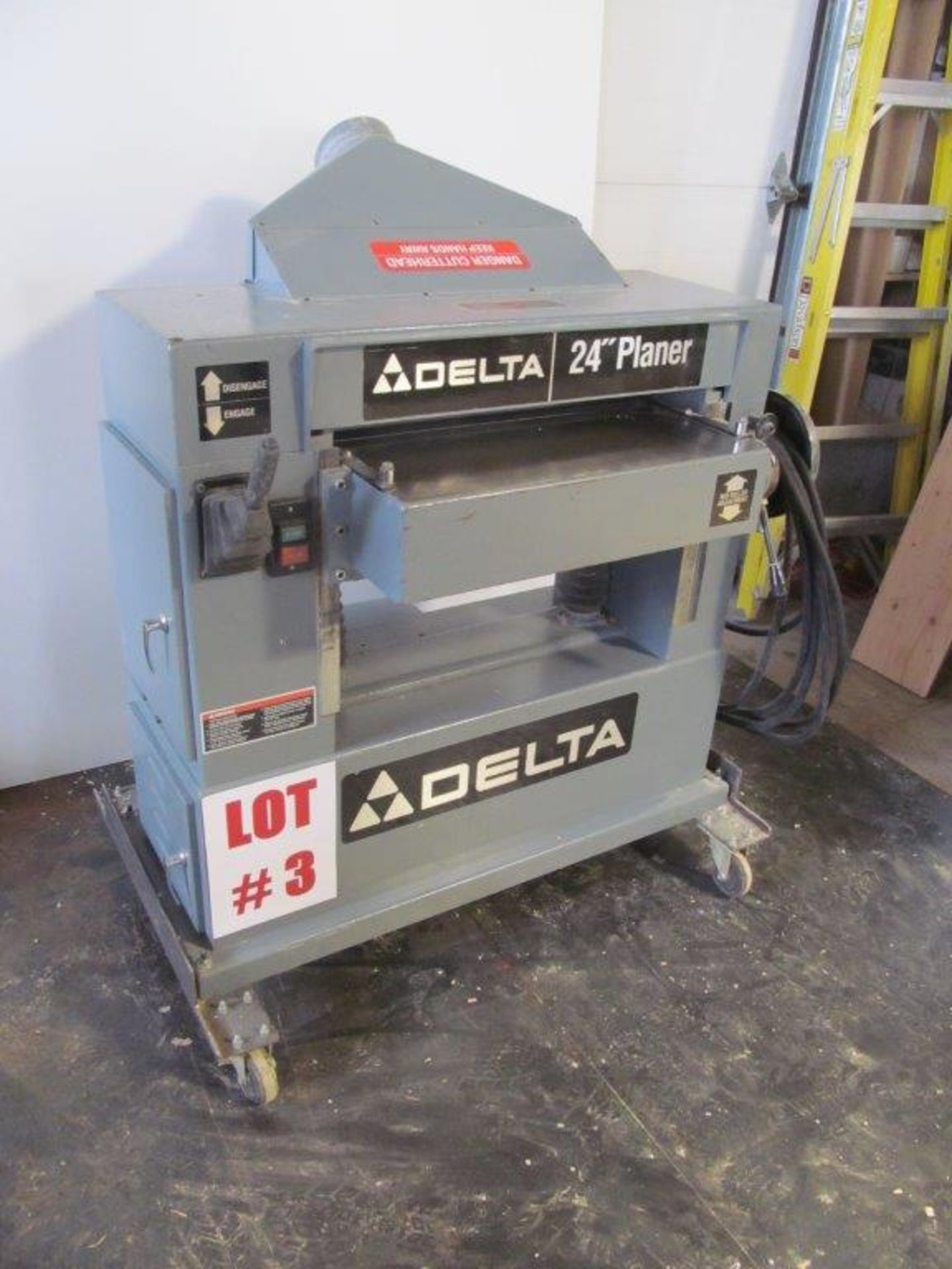 DELTA 24'' PLANER, 8'' HIGH CAPACITY, 7 1/2HP, S/N: CKM00498, 220V/440V/3PH/60C - Image 2 of 4