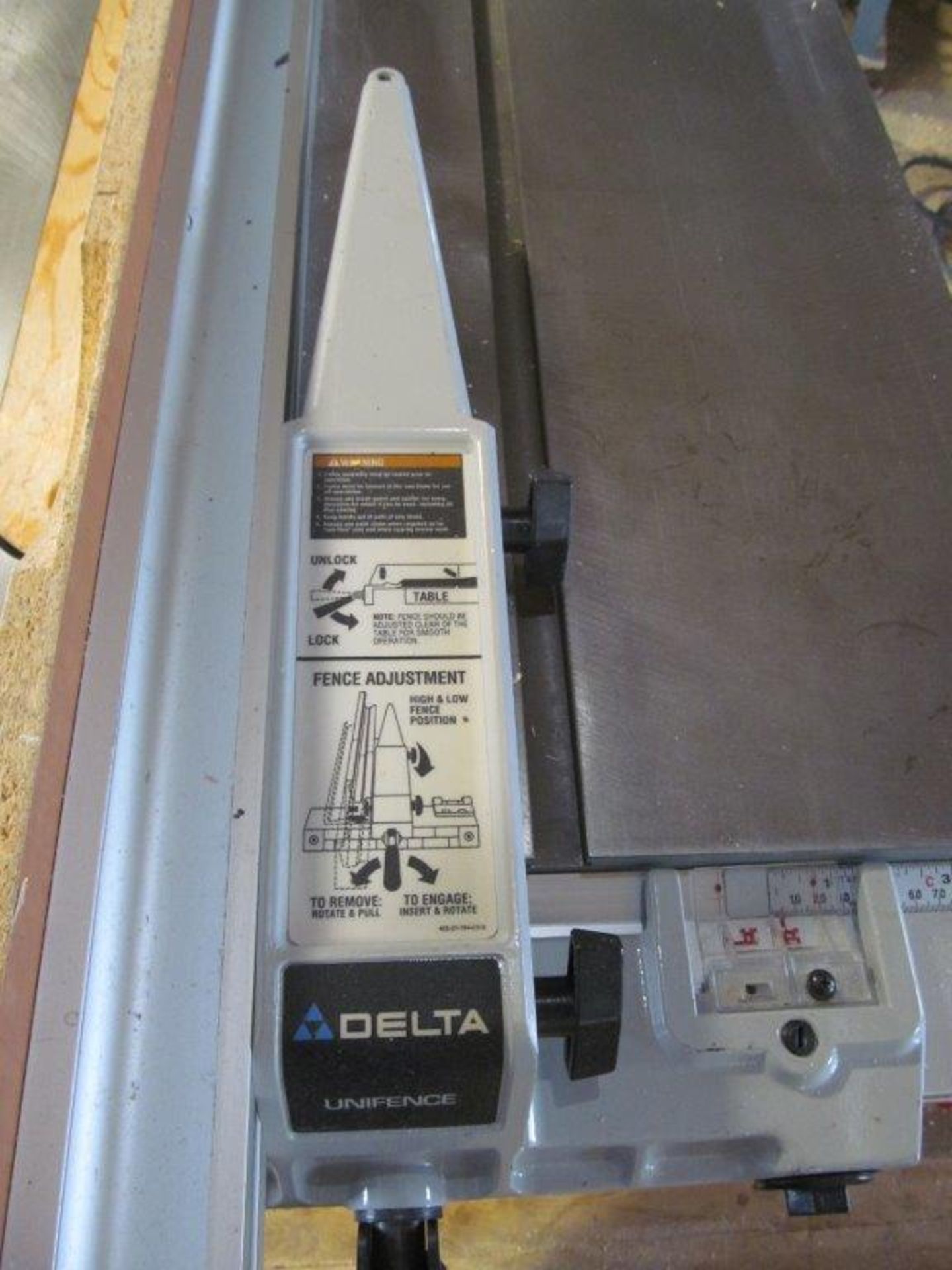 DELTA TABLE SAW MODEL RT31, 10'' BLADE, C/W SCORING, 575V/3PH/60C - Image 4 of 7