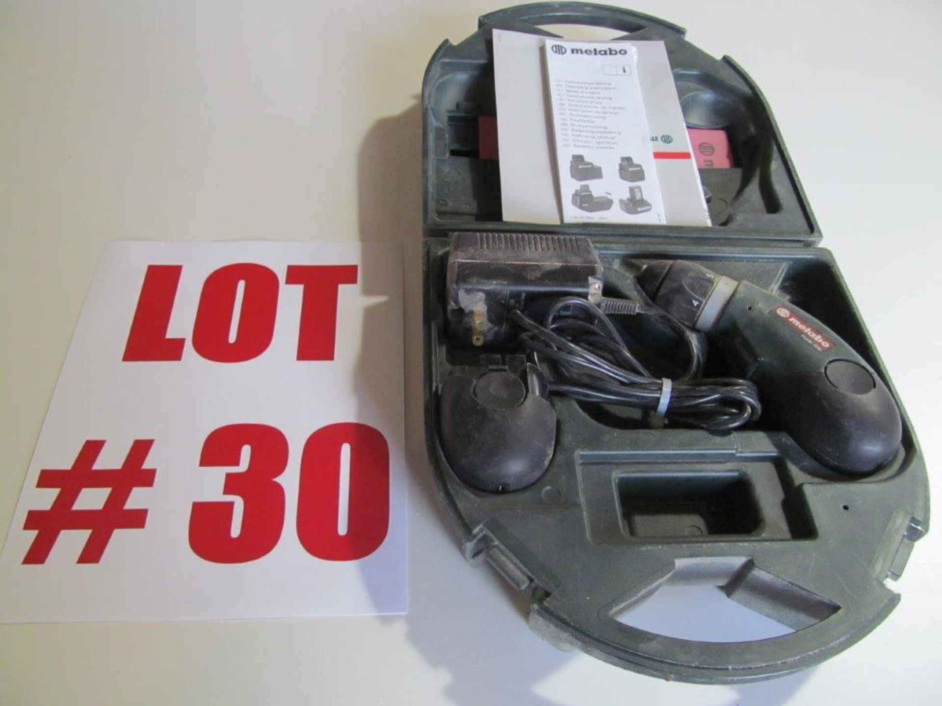 METABO PORTABLE DRILL, C/W CHARGER 4.8 VOLT