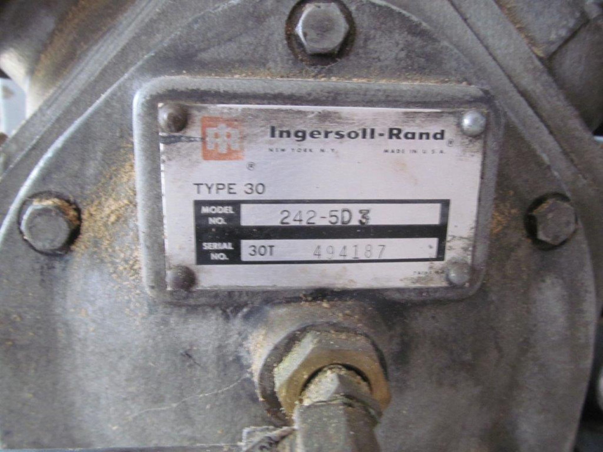 INGERSOLL-RAND AIR COMPRESSOR, 5HP MODEL 242-5D3, S/N 494187, 208V/230V/480V/3PH/60C - Image 4 of 5