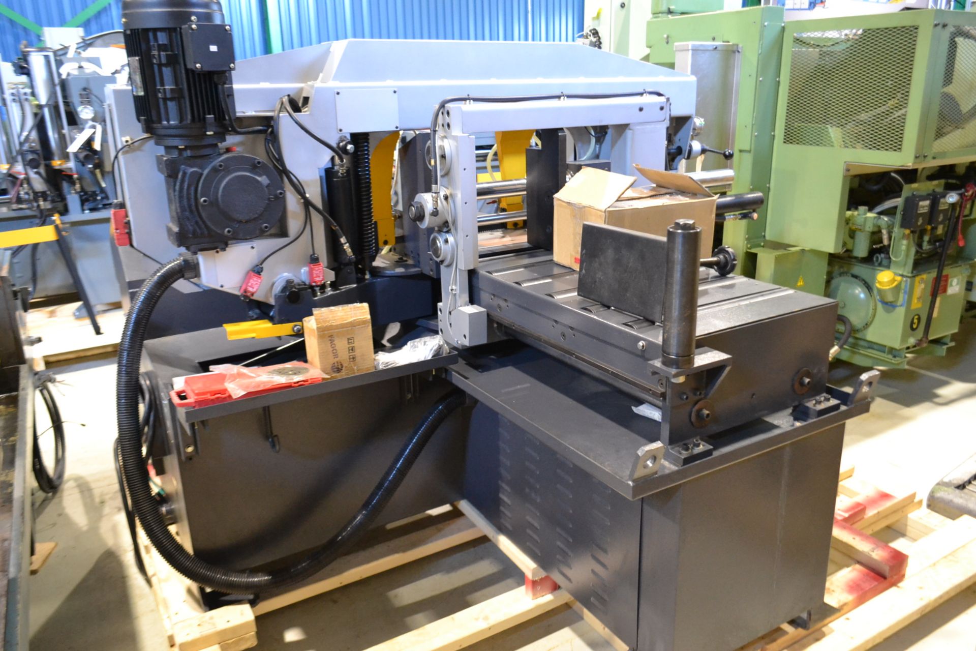 WAYTRAIN BAND SAW, HORIZONTAL, MODEL WS1318FA, S/N 09091669, 13 X 18 AUTOMATIC, 220/3/60 volts - Image 3 of 4