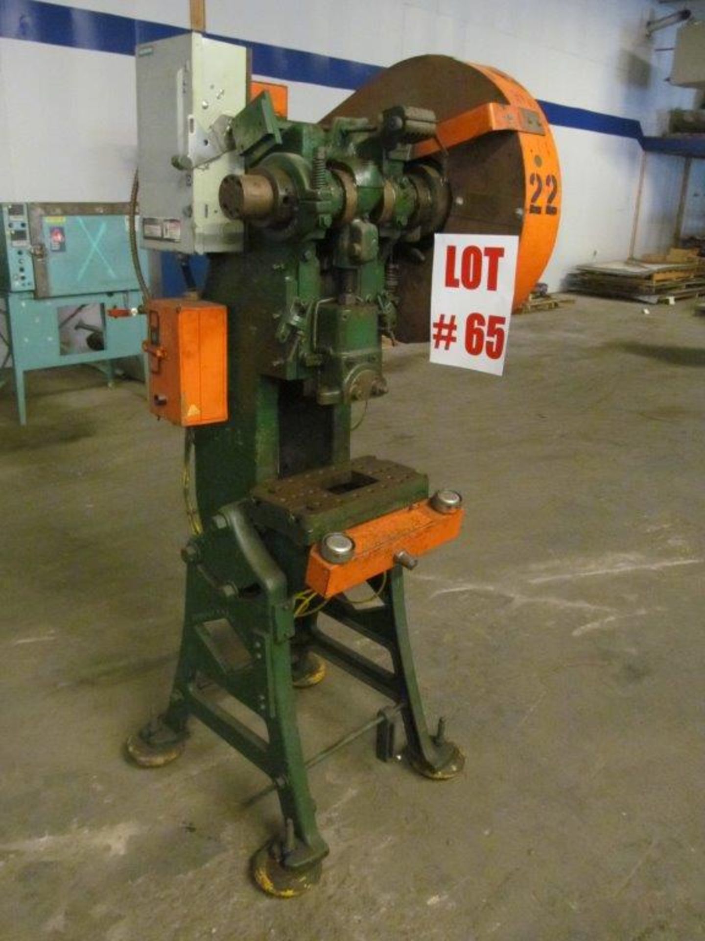 DIAMOND MECHANICAL PUNCH PRESS @15TON CAPACITY, ELECTRICS 550V/3PH/60C