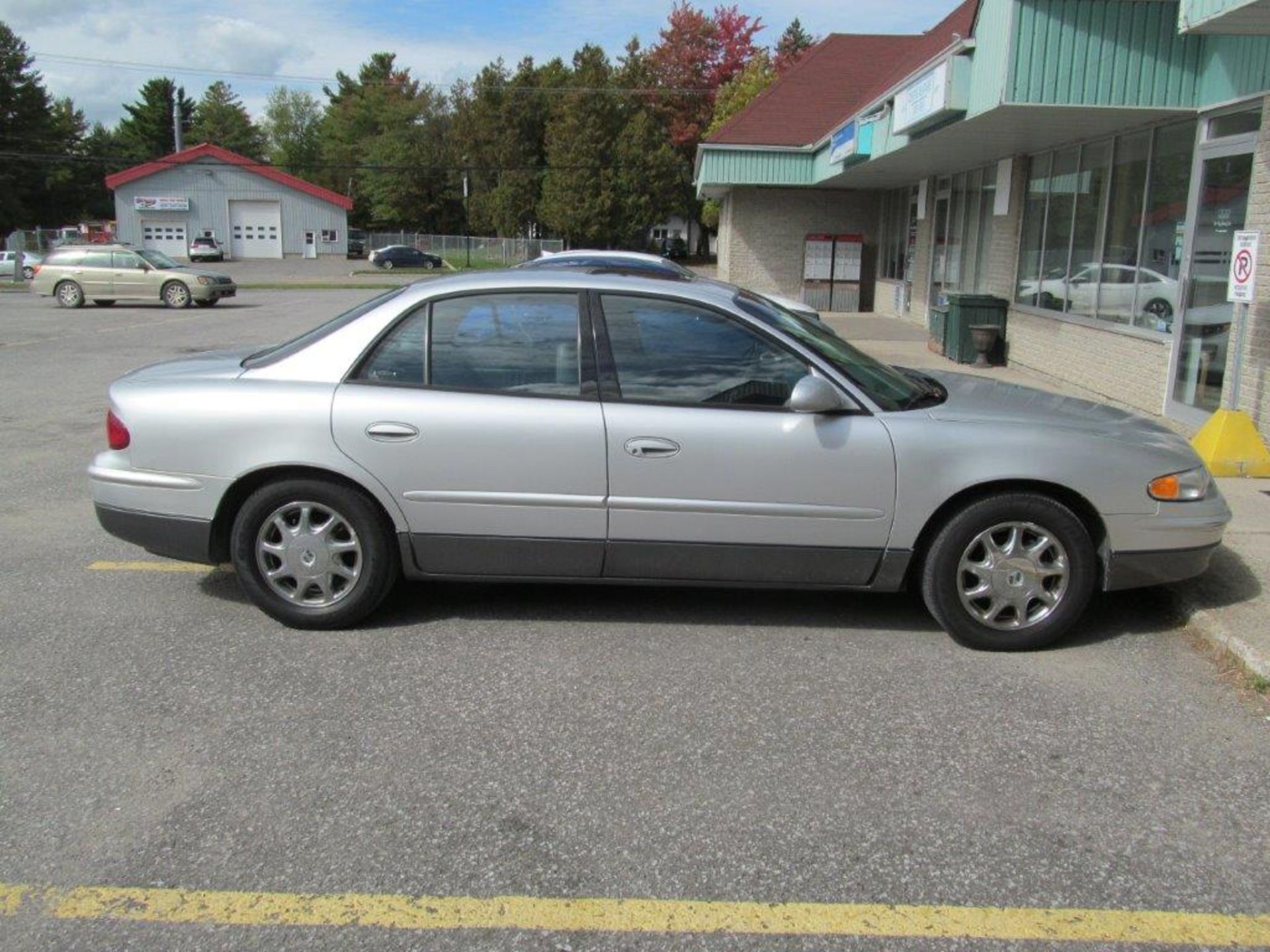 BUICK REGAL GS YEAR 2002 SUPERCHARGED (PLATED FOR QUEBEC) - Image 3 of 13