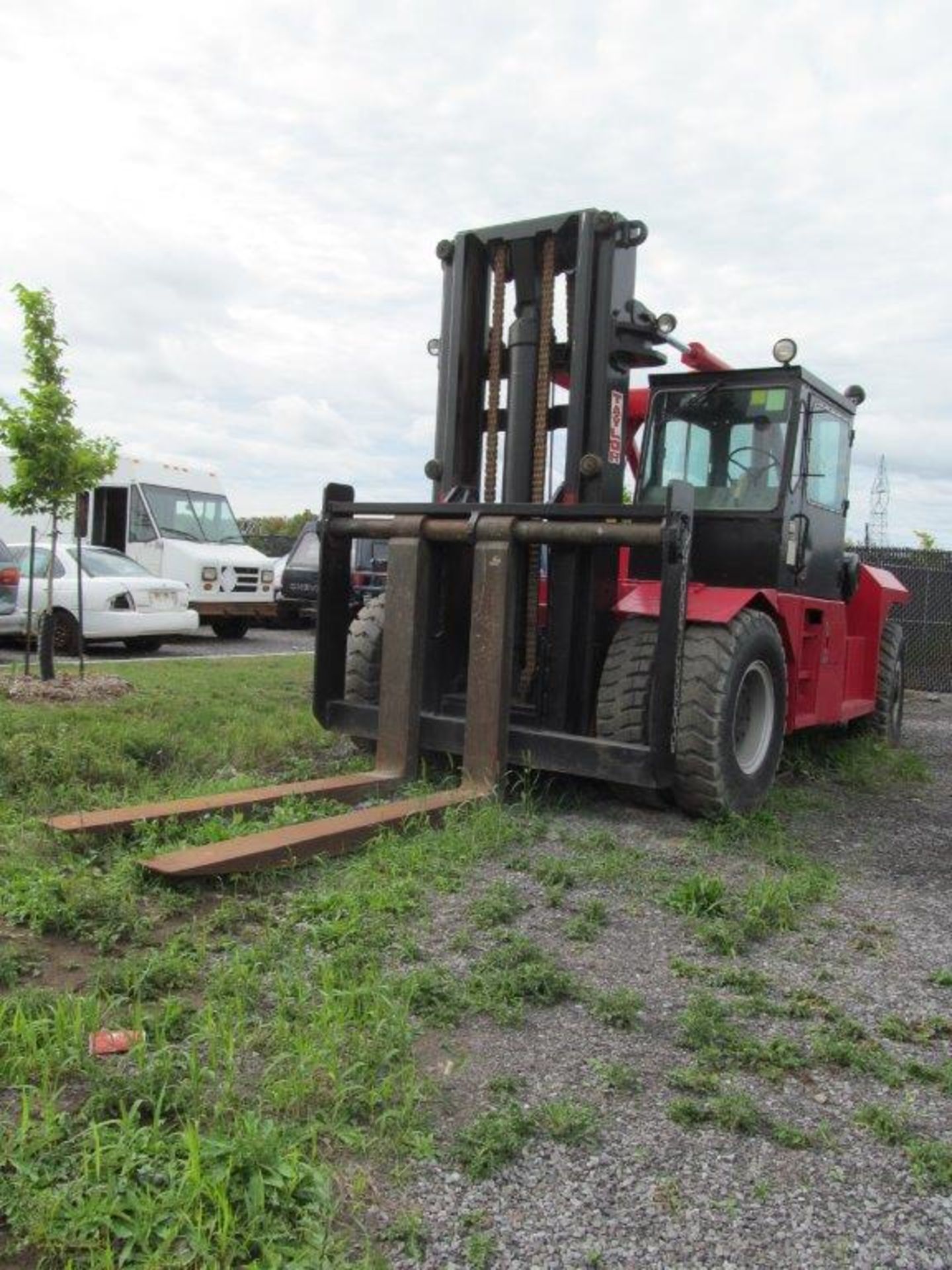 TAYLOR FORKLIFT, DIESEL, OUTDOOR, MODEL TY520M, CAPACITY 52,000LBS - Image 2 of 5