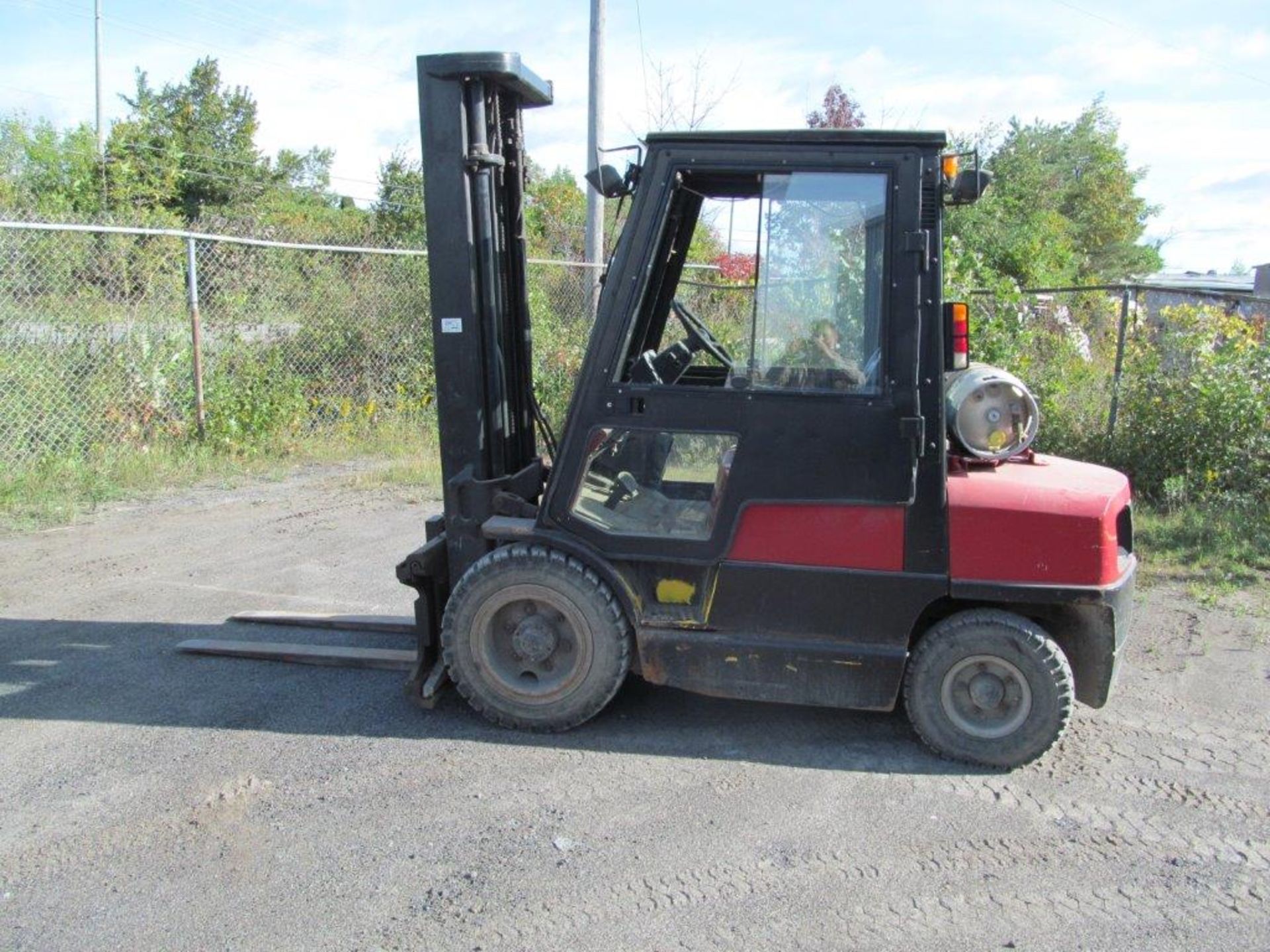HYSTER FORKLIFT, PROPANE, OUTDOOR, MODEL H60XM, CAPACITY 6,000LBS, TRIPLE MAST 211''