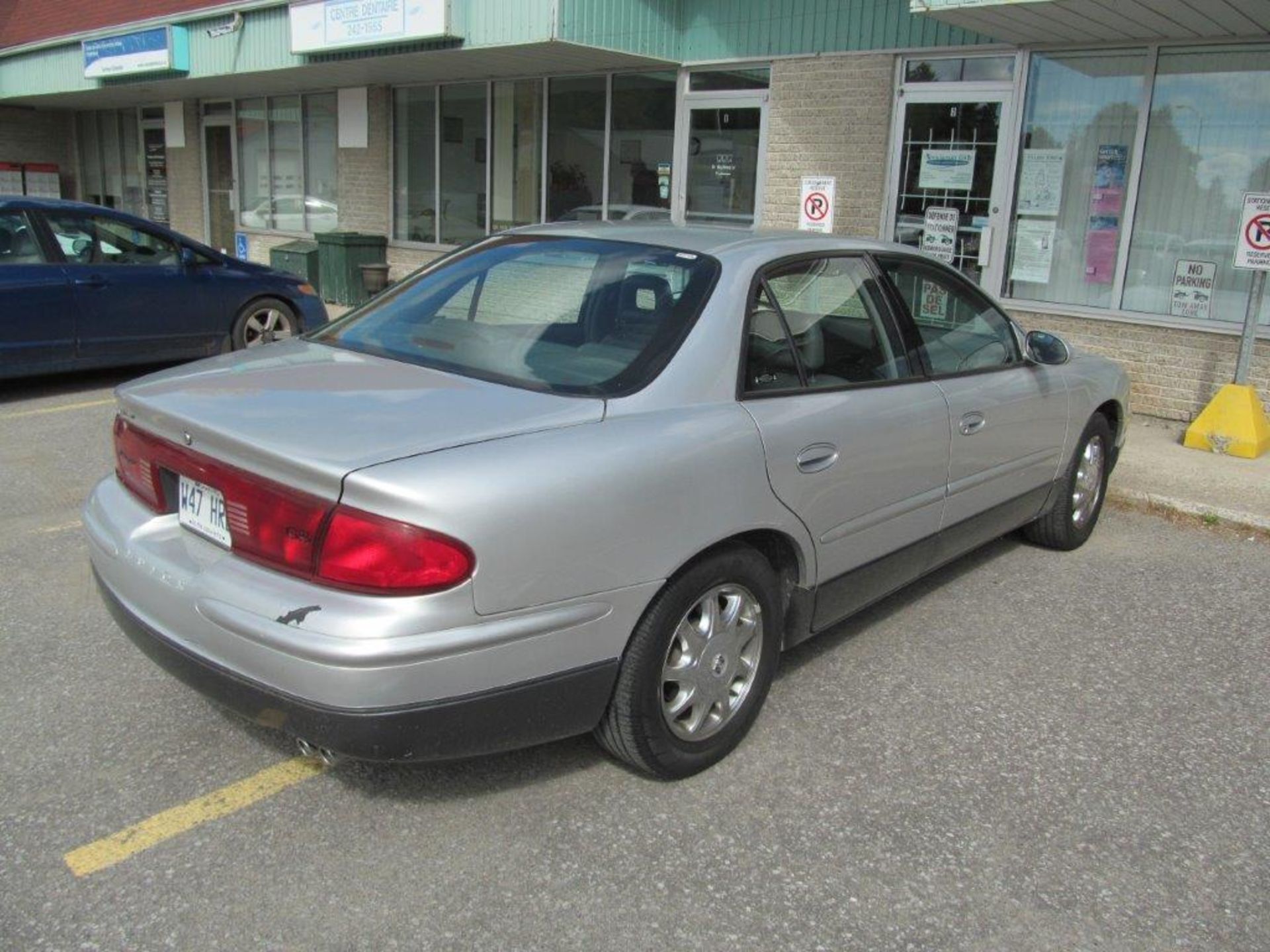 BUICK REGAL GS YEAR 2002 SUPERCHARGED (PLATED FOR QUEBEC) - Image 4 of 13