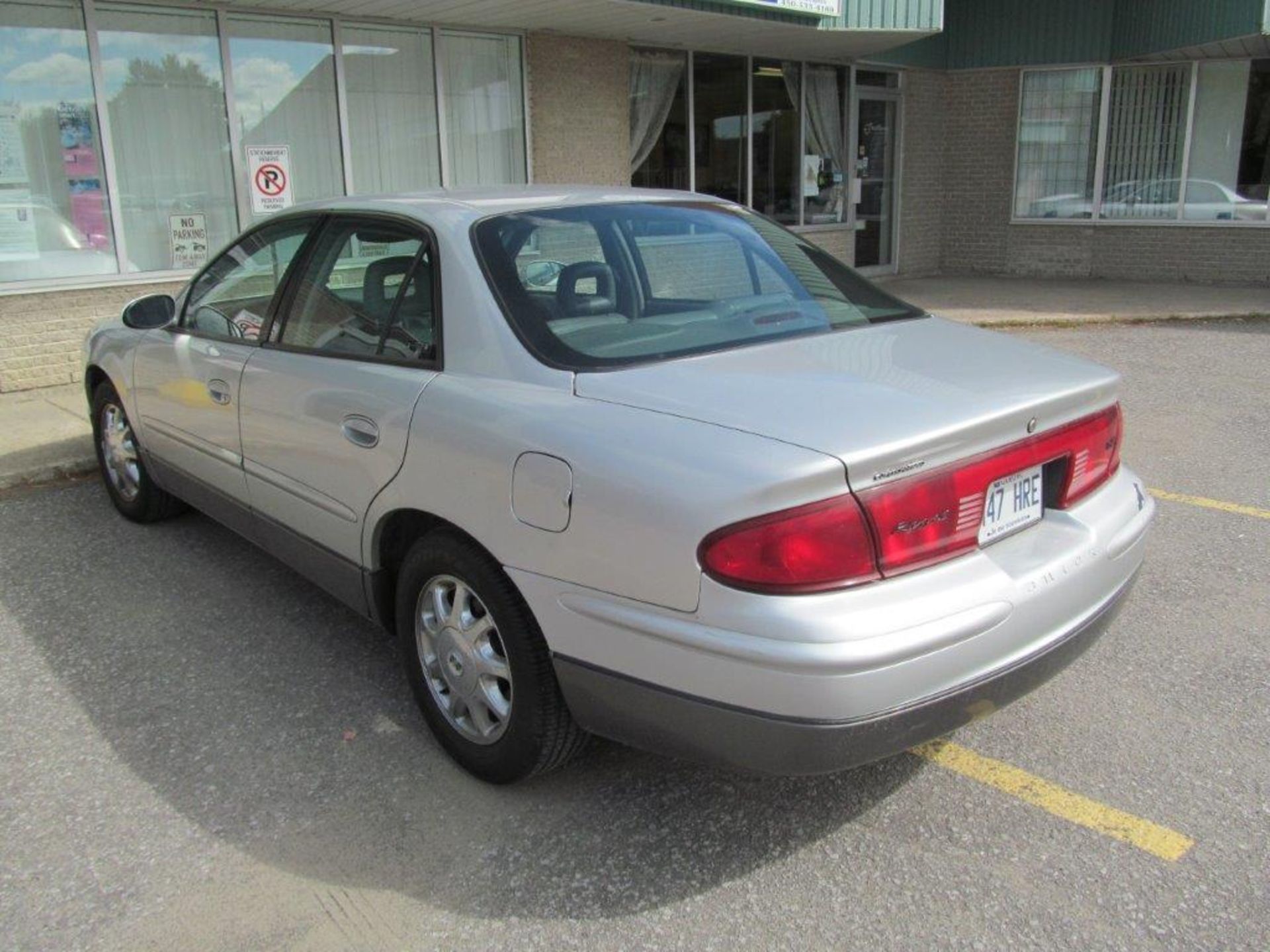 BUICK REGAL GS YEAR 2002 SUPERCHARGED (PLATED FOR QUEBEC) - Image 5 of 13