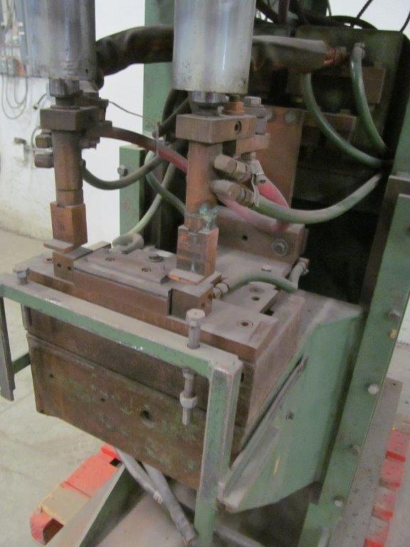 MAWER (CANADA) DUAL HEAD SPOT WELDER 2 X 120 KVA C/W CONTROLS ELECTRICS: 575V/3PH/60C - Image 4 of 6