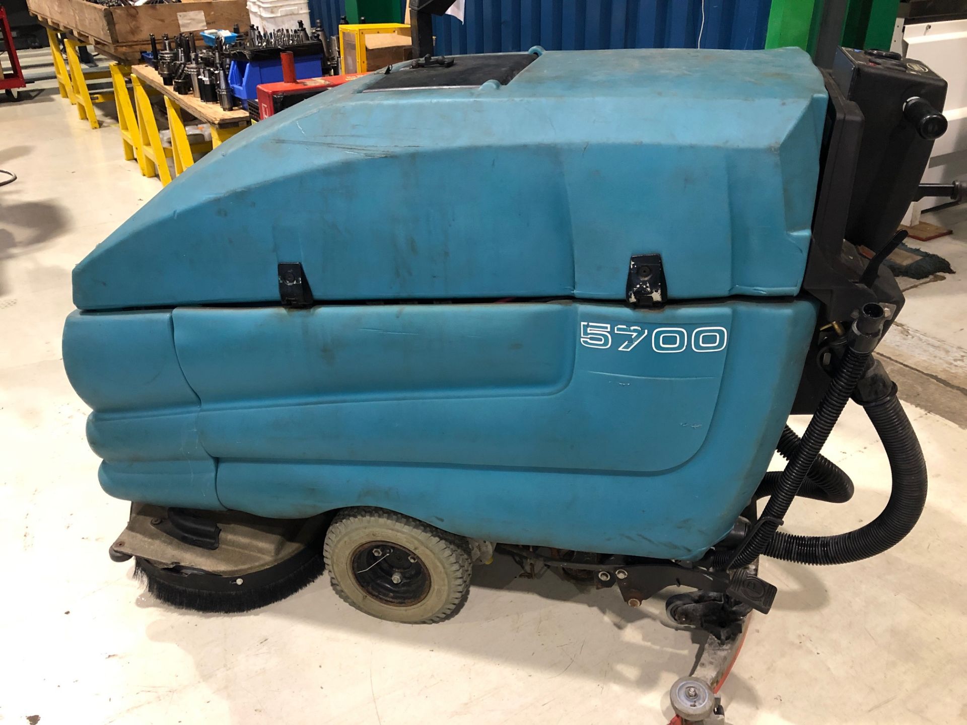 TENNANT FLOOR WASHER, MODEL 5700