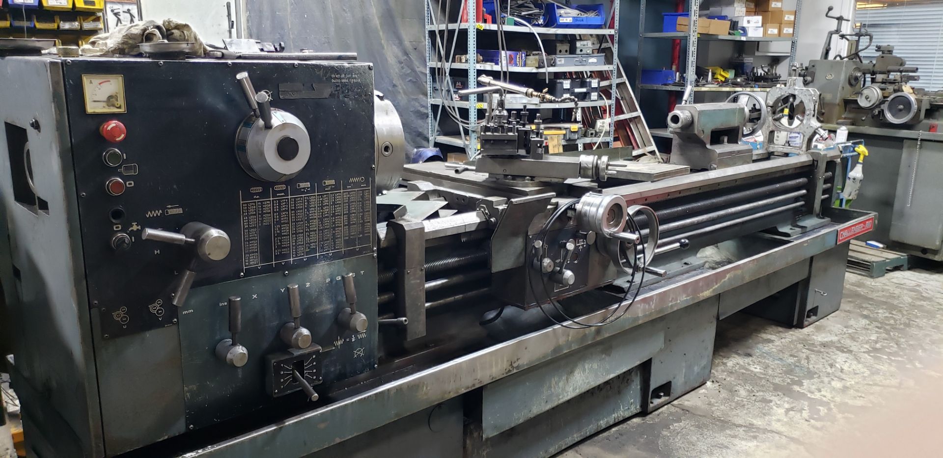 CHALLENGER ENGINE LATHE, 20" SWING, 3 JAW CHUCK - Location : Boisbriand , Quebec (Canada)