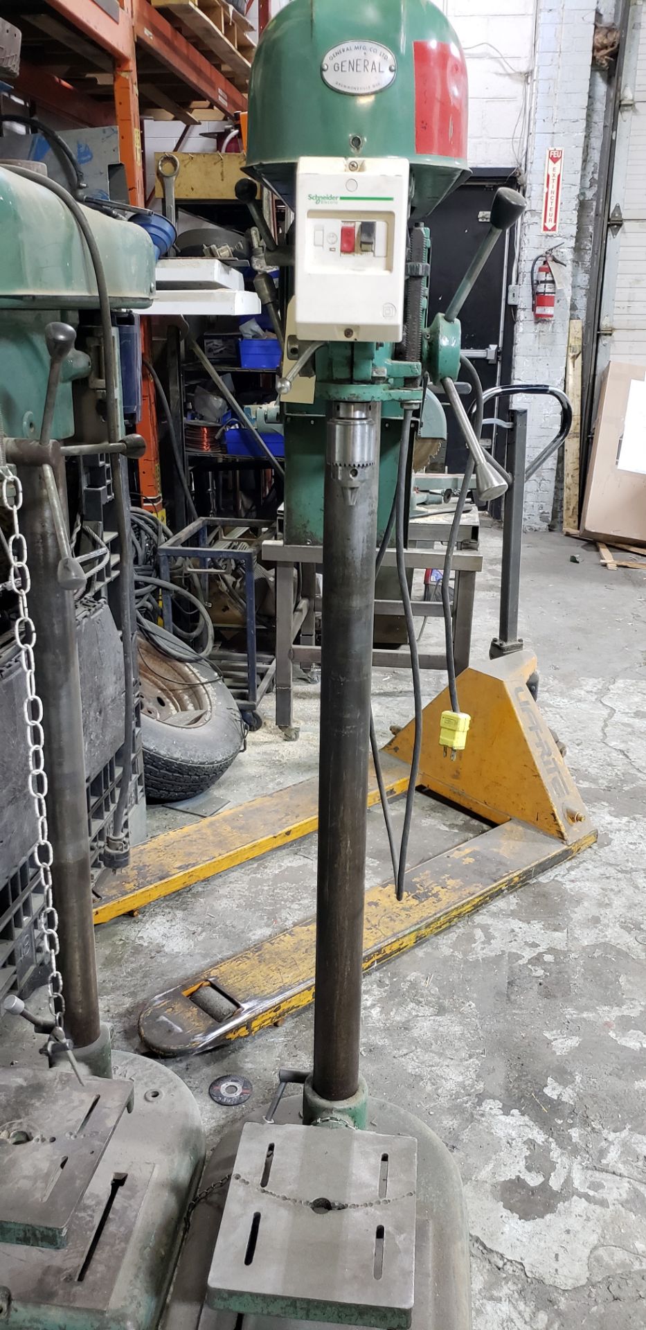 GENERAL PEDESTAL DRILL PRESS, ELECTRICS: 115V - Location : Boisbriand , Quebec (Canada) - Image 2 of 2