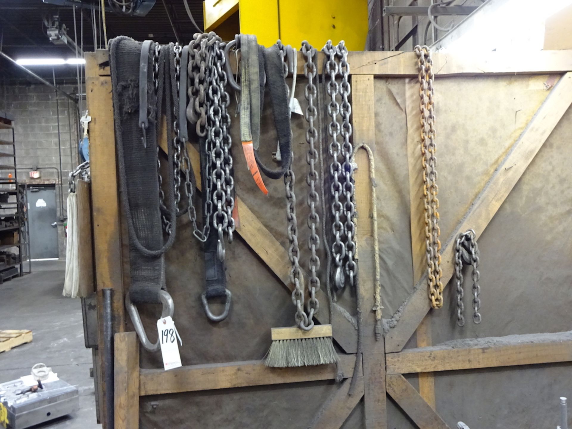 LOT: Assorted Rigging Chains & Straps