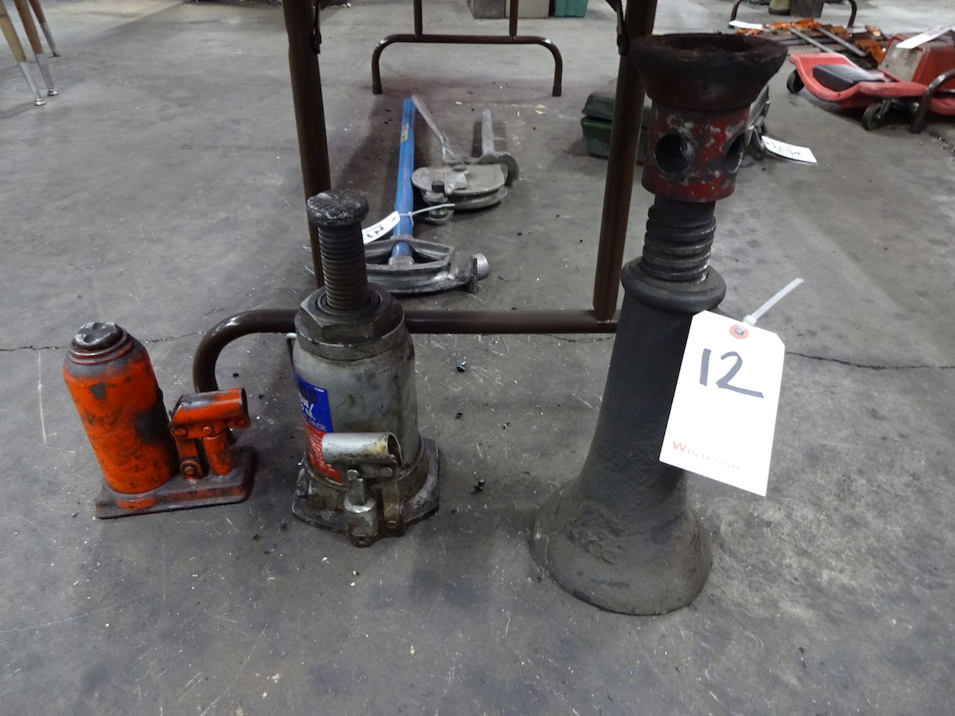 LOT: (3) Assorted Bottle Jacks