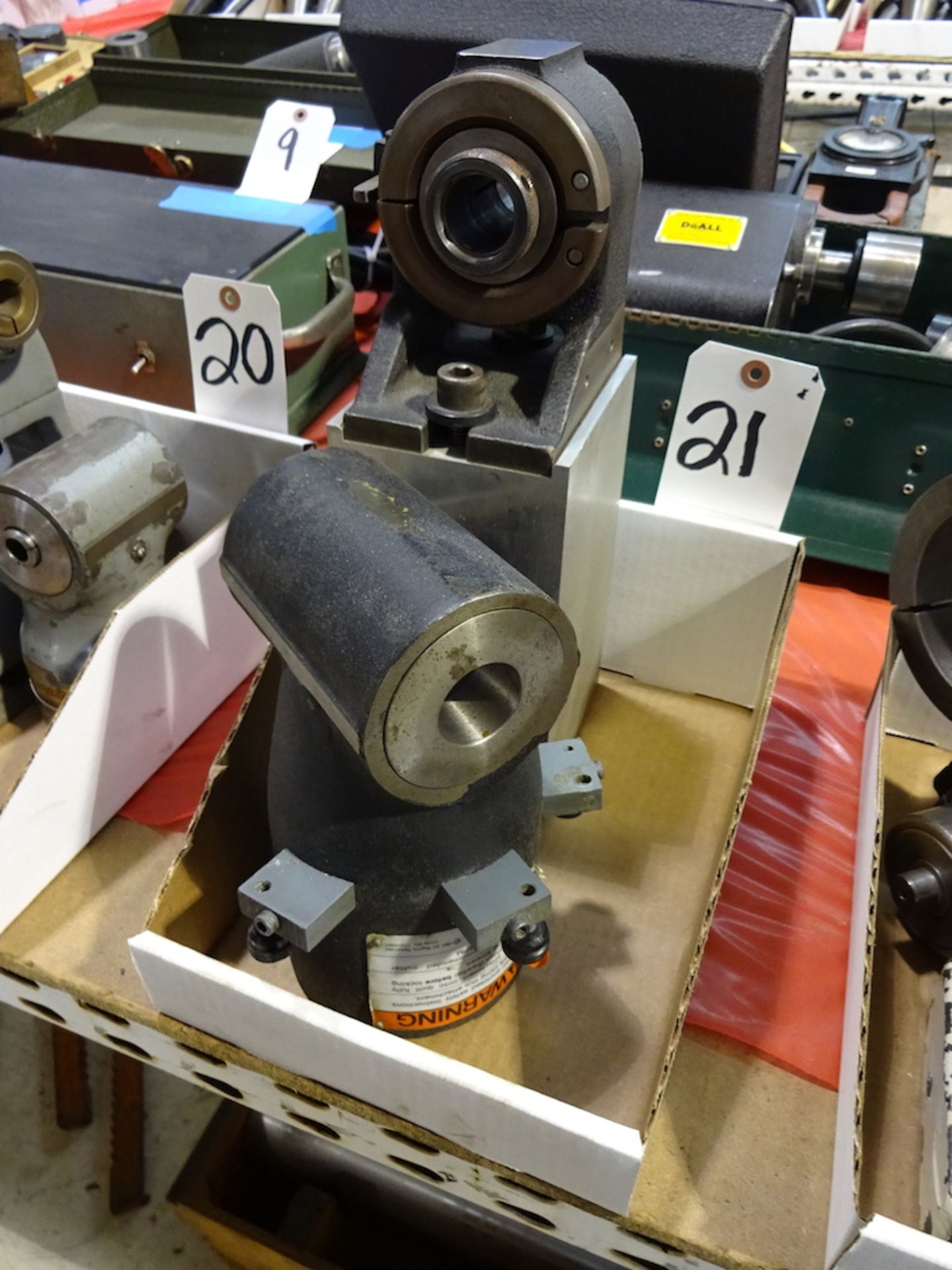 LOT: Bridgeport Right Angle Attachment & Collet Fixture