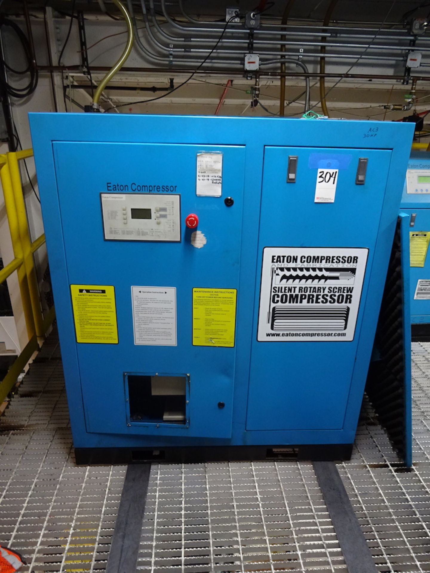 Eaton 30 HP Model SRW3-BSD-30HP Screw Type Air Compressor, S/N EC-SRW-071166R (2007), 123 SCFM