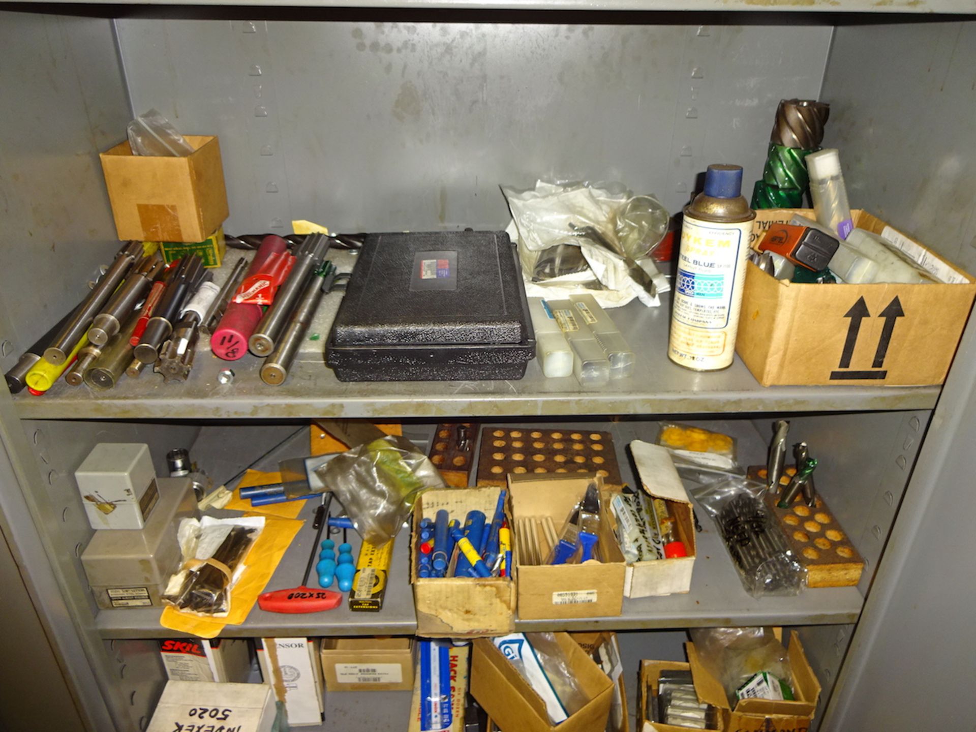 LOT: Assorted Milling Cutters, Reamers, Drills, Set Screws, etc. - Image 3 of 4