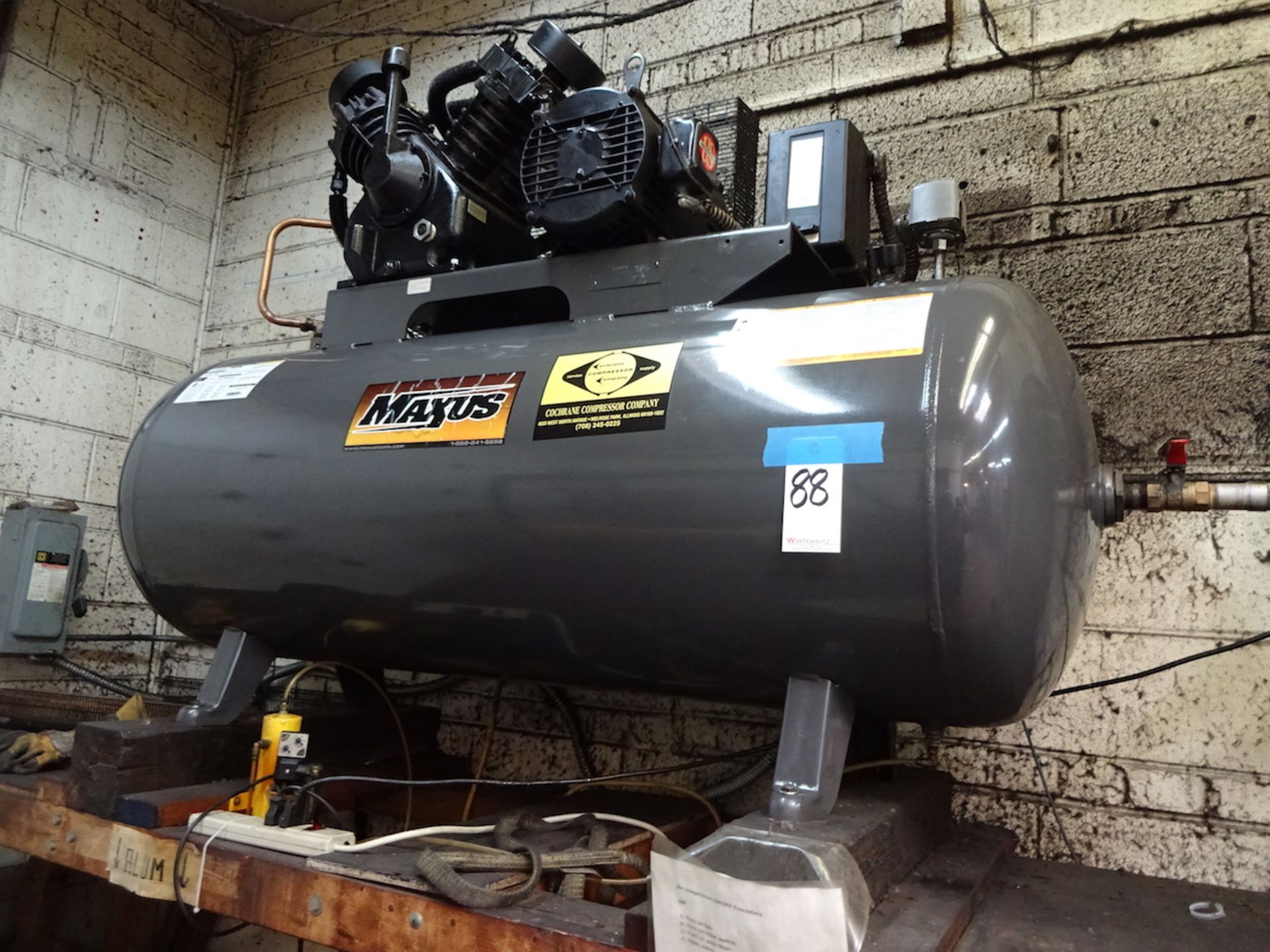 Maxus 10 HP Tank Mounted Air Compressor (2007)