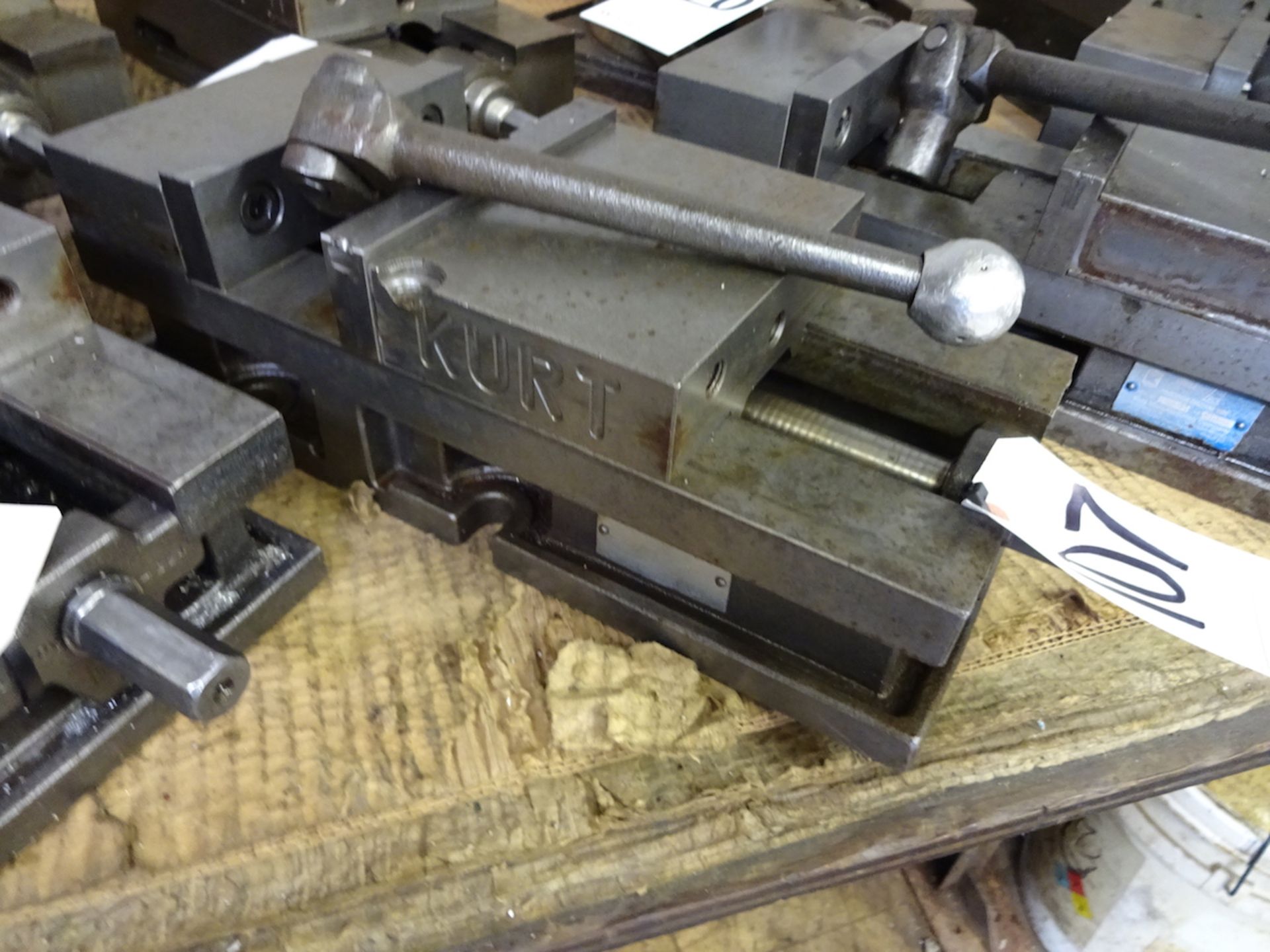 Kurt 6 in. Machine Vise