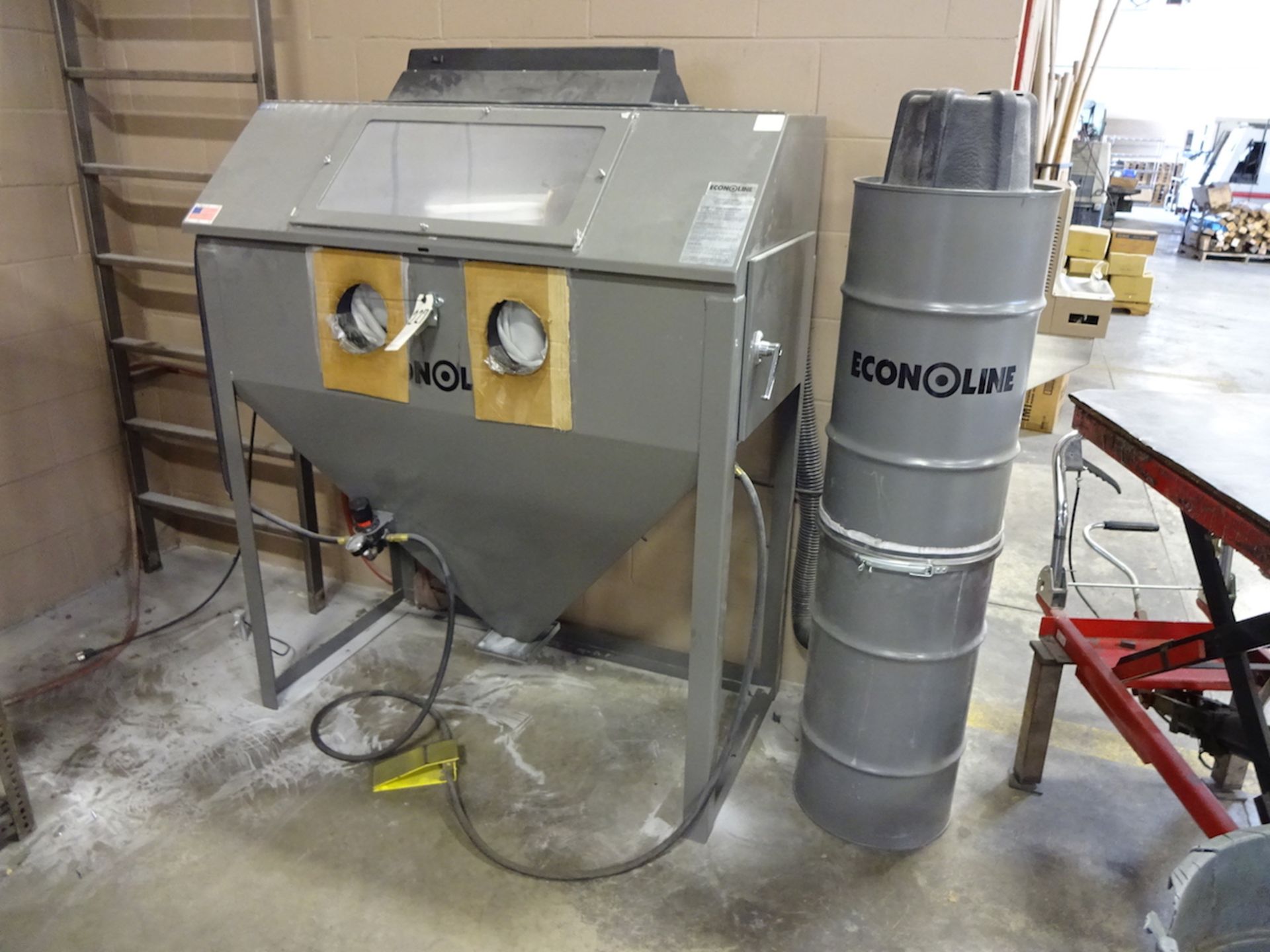 Econoline Sand Blast Cabinet, with Dust Collector - Image 2 of 2