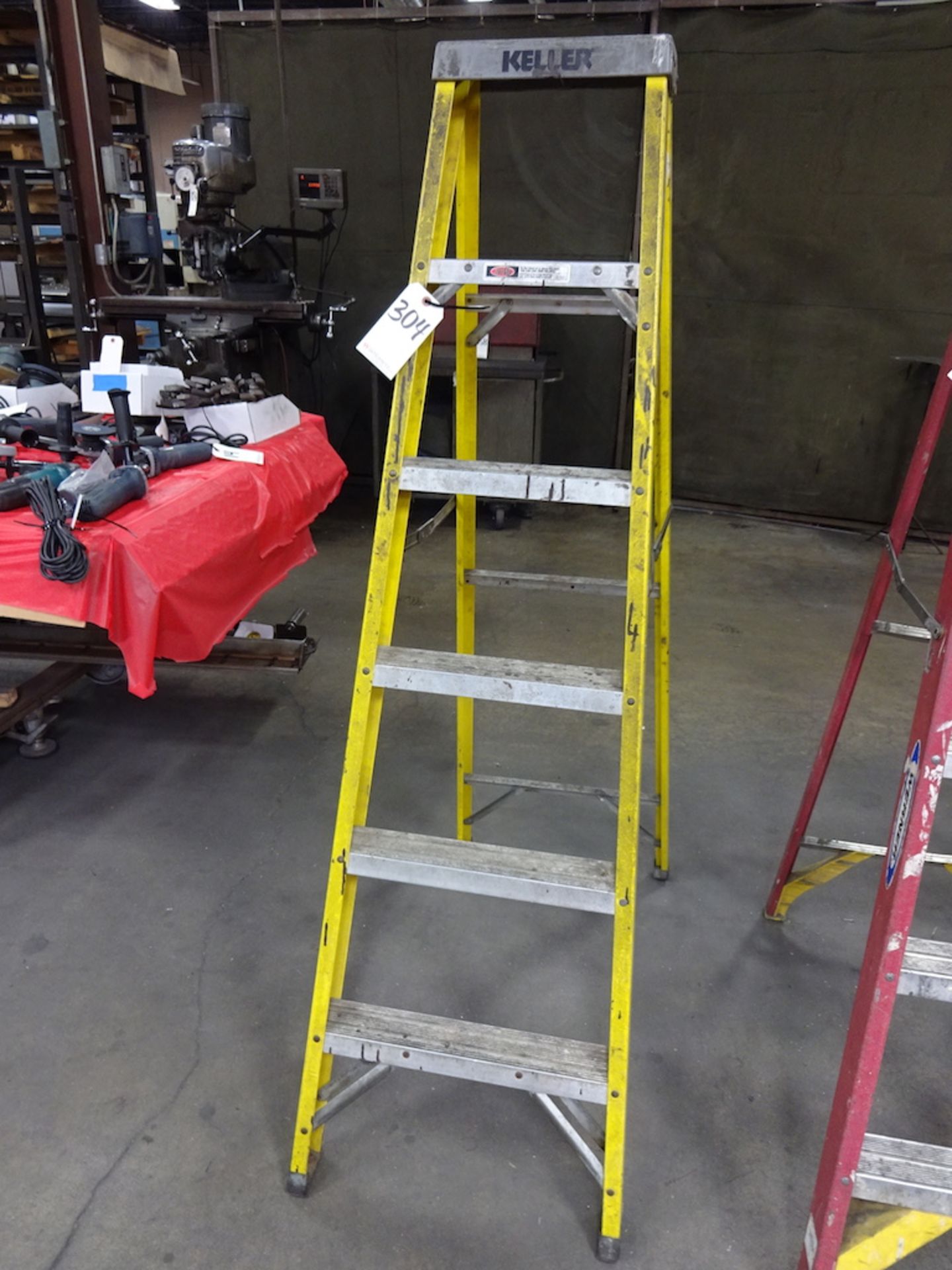 Keller 6 ft. Fiberglass Step Ladder