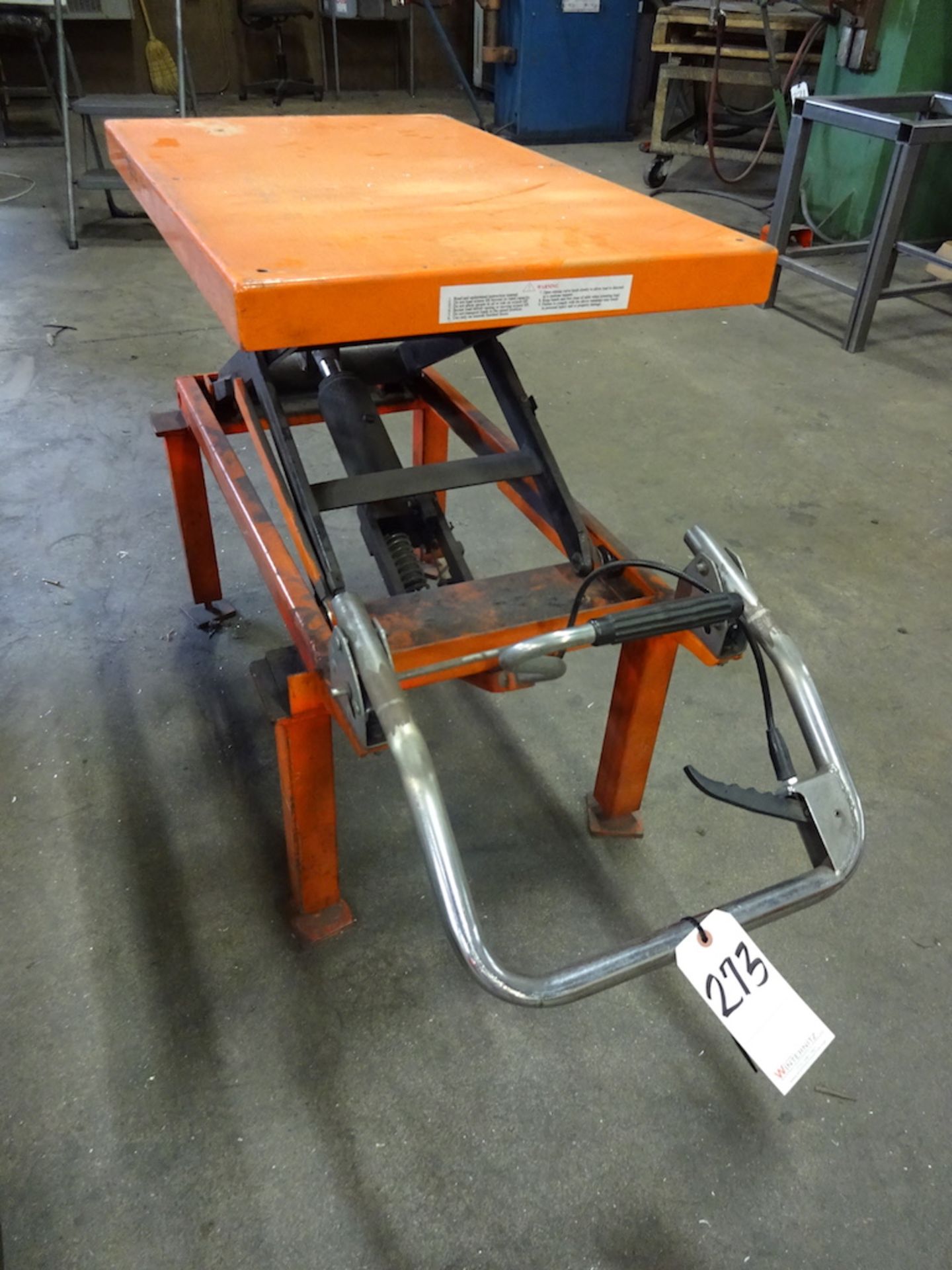 Manual Scissor Lift