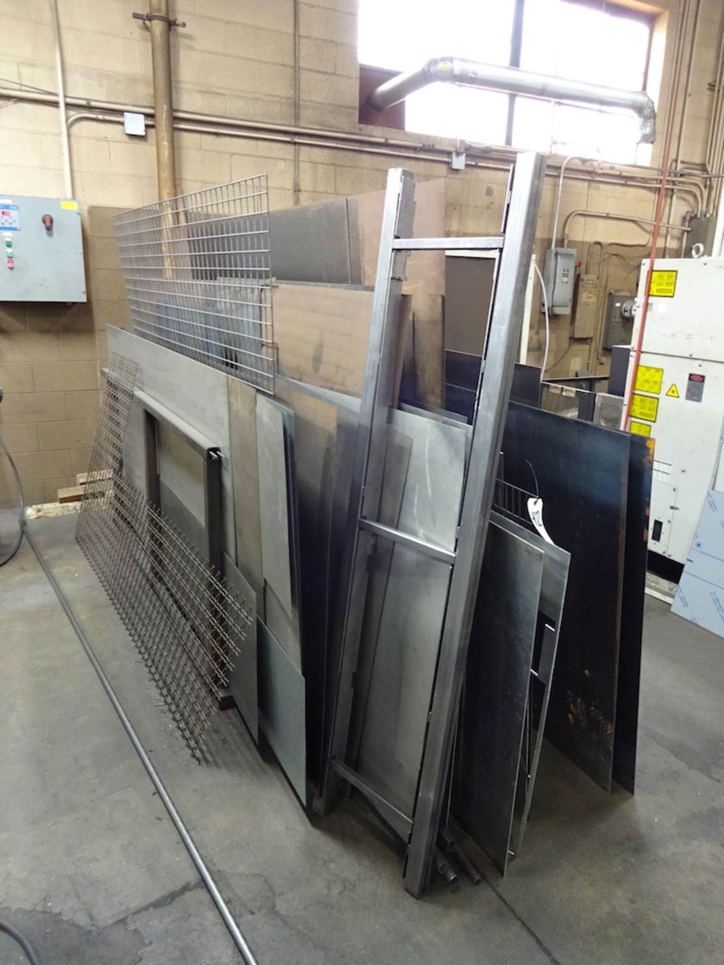 Lot: Random assortment of sheets varying in size. Some steel some aluminum some stainless.