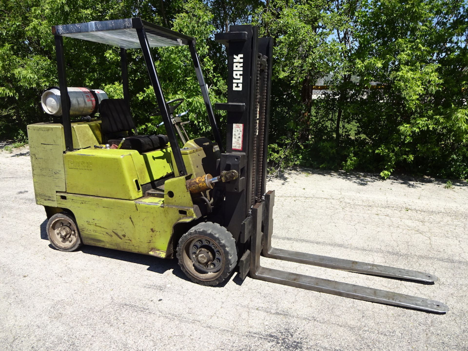 Clark 8000 lb. Model C500 80 LP Forklift Truck, S/N 685 80 4195, 59 in. Forks, Solid Tires, 2-