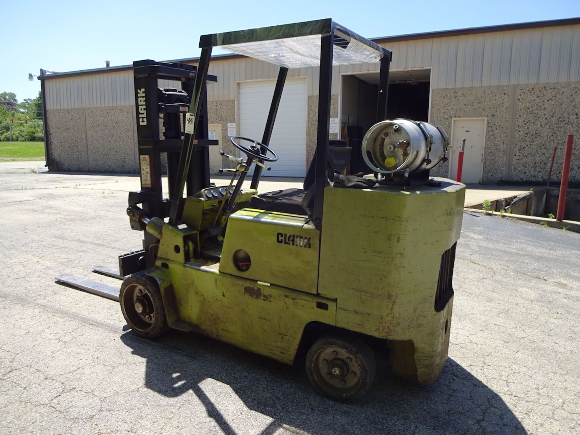 Clark 8000 lb. Model C500 80 LP Forklift Truck, S/N 685 80 4195, 59 in. Forks, Solid Tires, 2- - Image 3 of 4