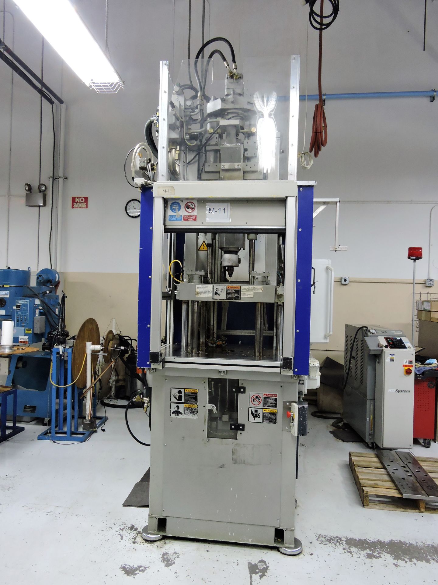 Battenfeld Model Vertical V 600/125 Vertical Plastic Injection Molder (2004) (Sunrise , FL) - Image 14 of 38