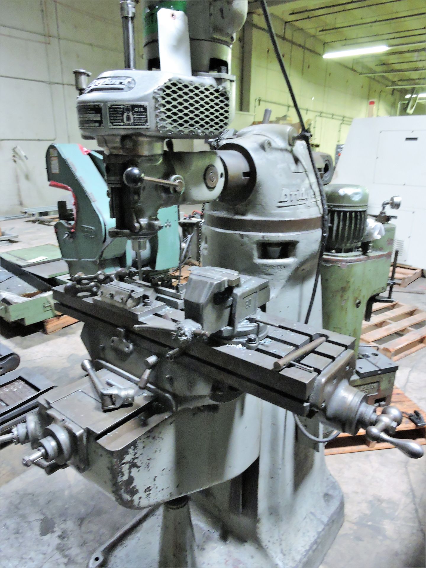 Bridgeport M Head 1/2 HP Head Vertical Milling Machine, 9" x 36" Table(Miami Lakes, , FL) - Image 4 of 6