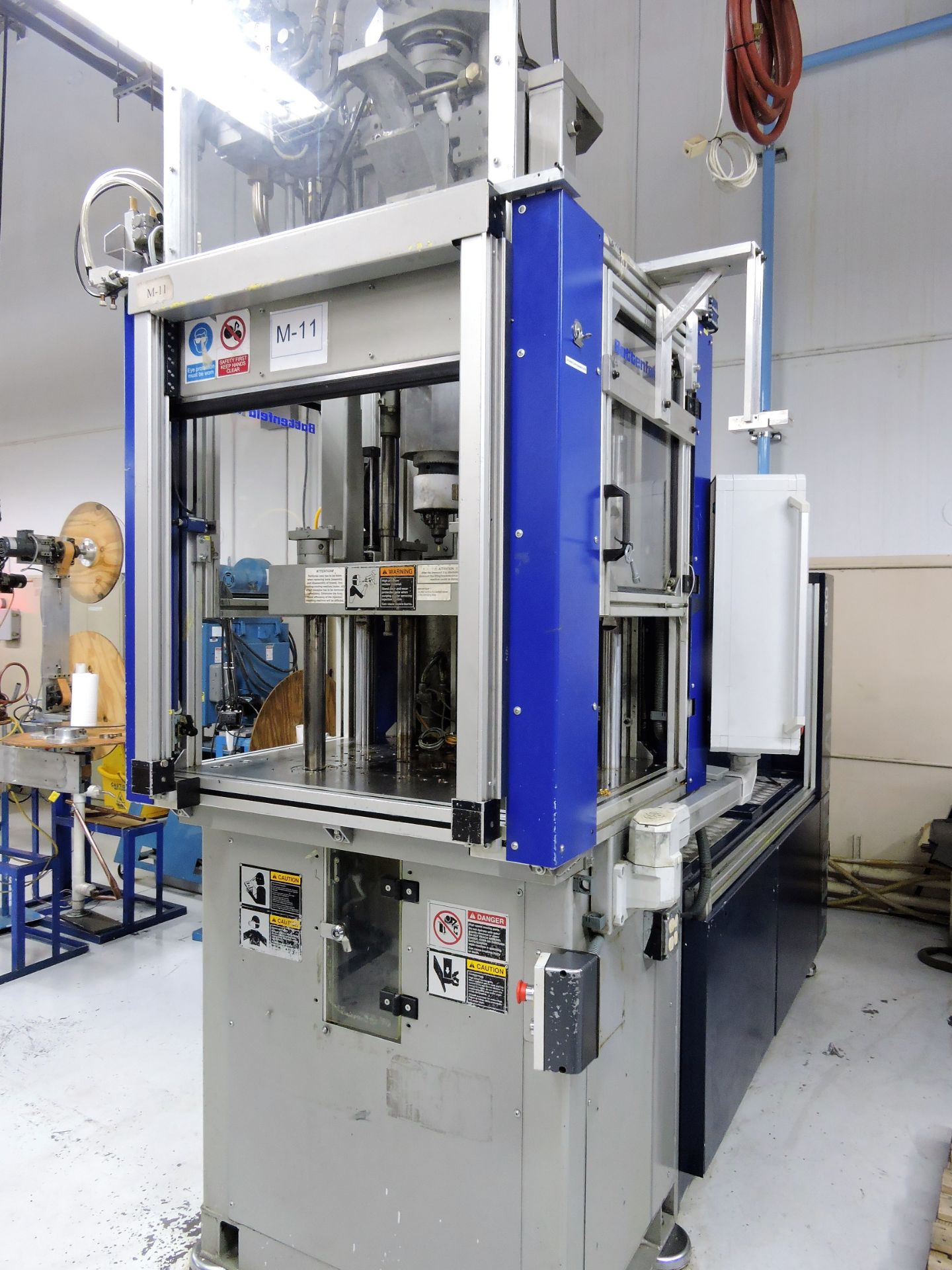 Battenfeld Model Vertical V 600/125 Vertical Plastic Injection Molder (2004) (Sunrise , FL) - Image 15 of 38