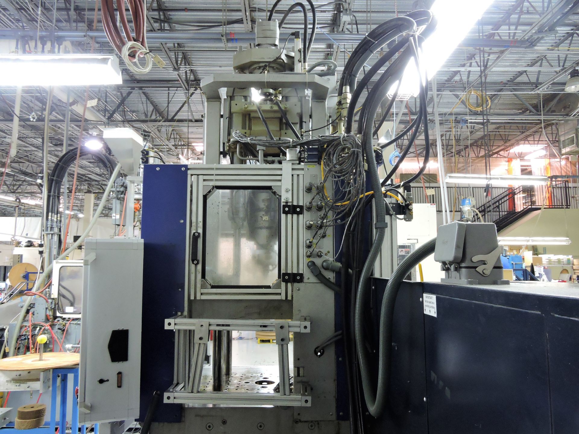 Battenfeld Model Vertical V 600/125 Vertical Plastic Injection Molder (2004) (Sunrise , FL) - Image 24 of 38