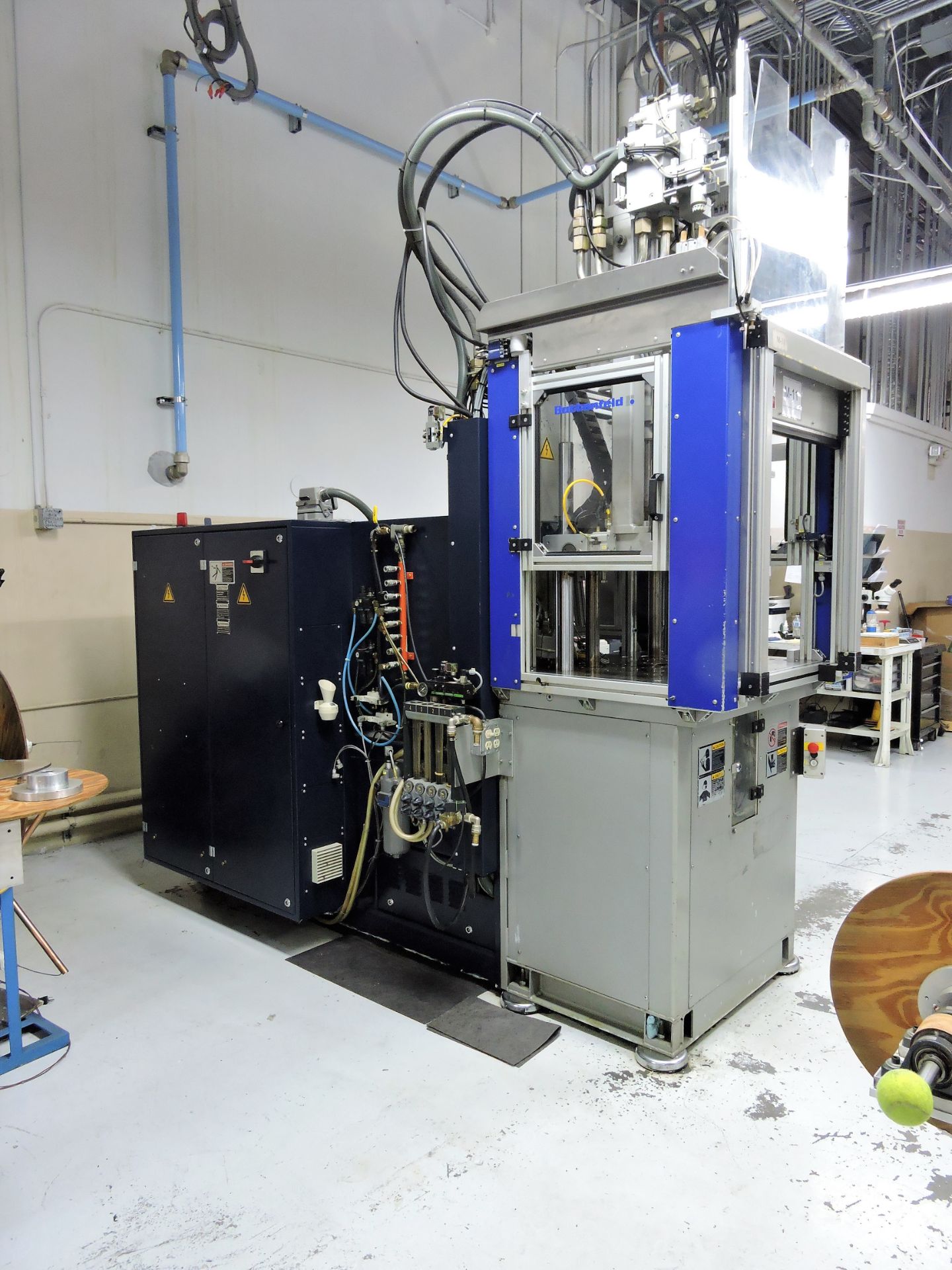 Battenfeld Model Vertical V 600/125 Vertical Plastic Injection Molder (2004) (Sunrise , FL) - Image 16 of 38