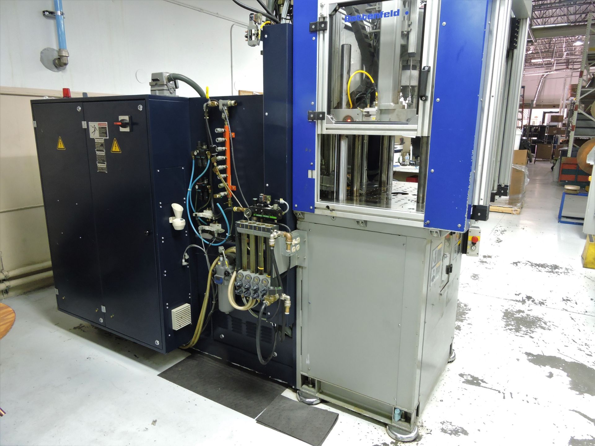 Battenfeld Model Vertical V 600/125 Vertical Plastic Injection Molder (2004) (Sunrise , FL) - Image 17 of 38