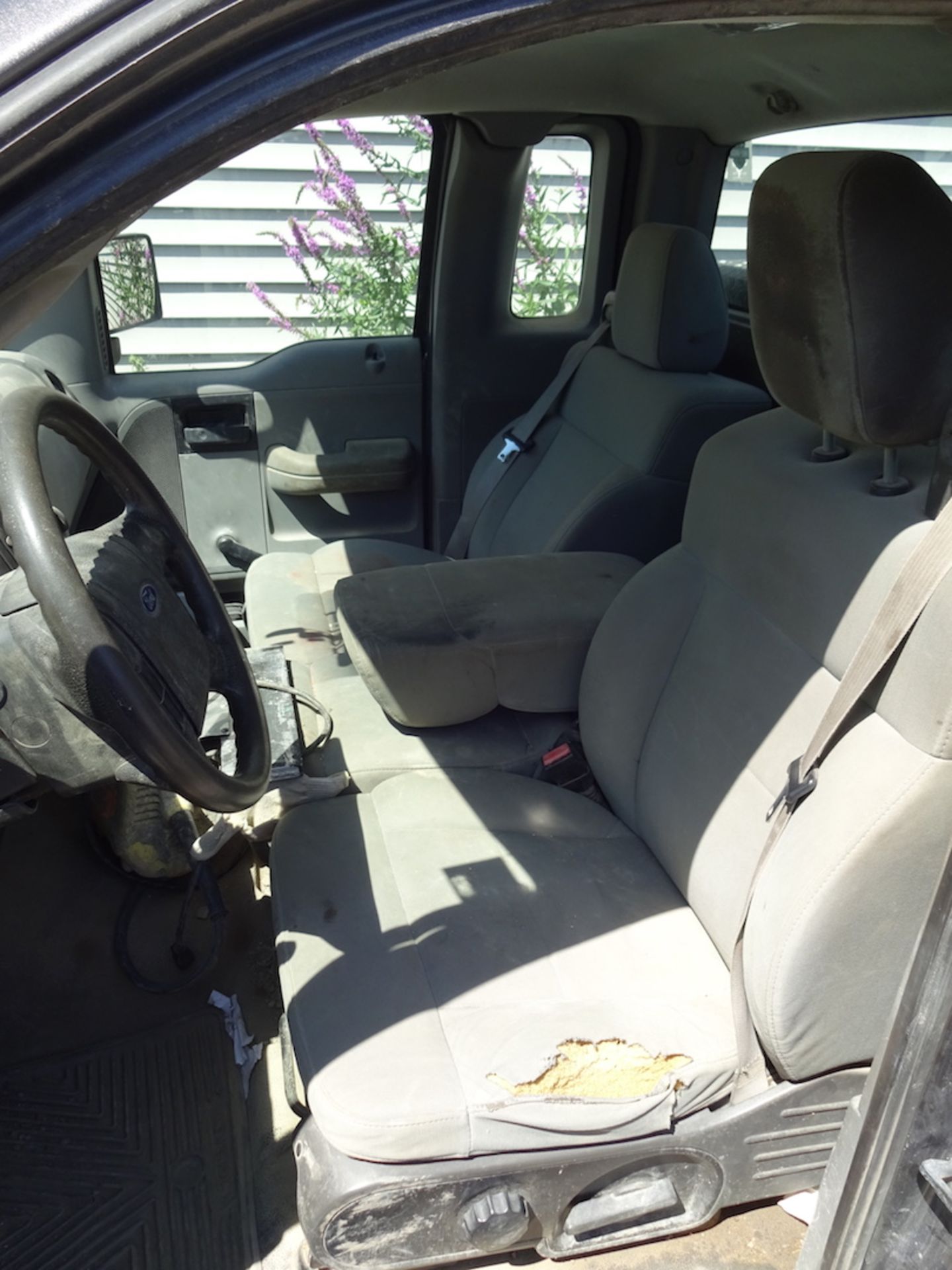 2007 FORD PICKUP TRUCK, MODEL F150, VIN: 1FTRF12287KC34296, 1/2 TON, AUTOMATIC, AC, GRAY EXTERIOR, - Image 5 of 5