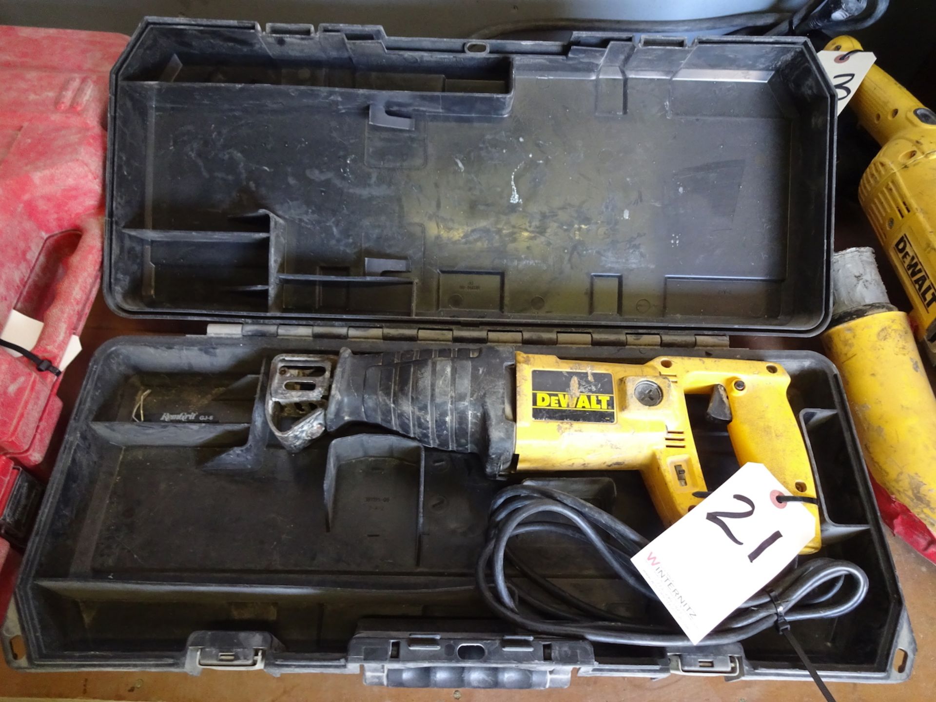 DEWALT DW304 RECIPROCATING SAW